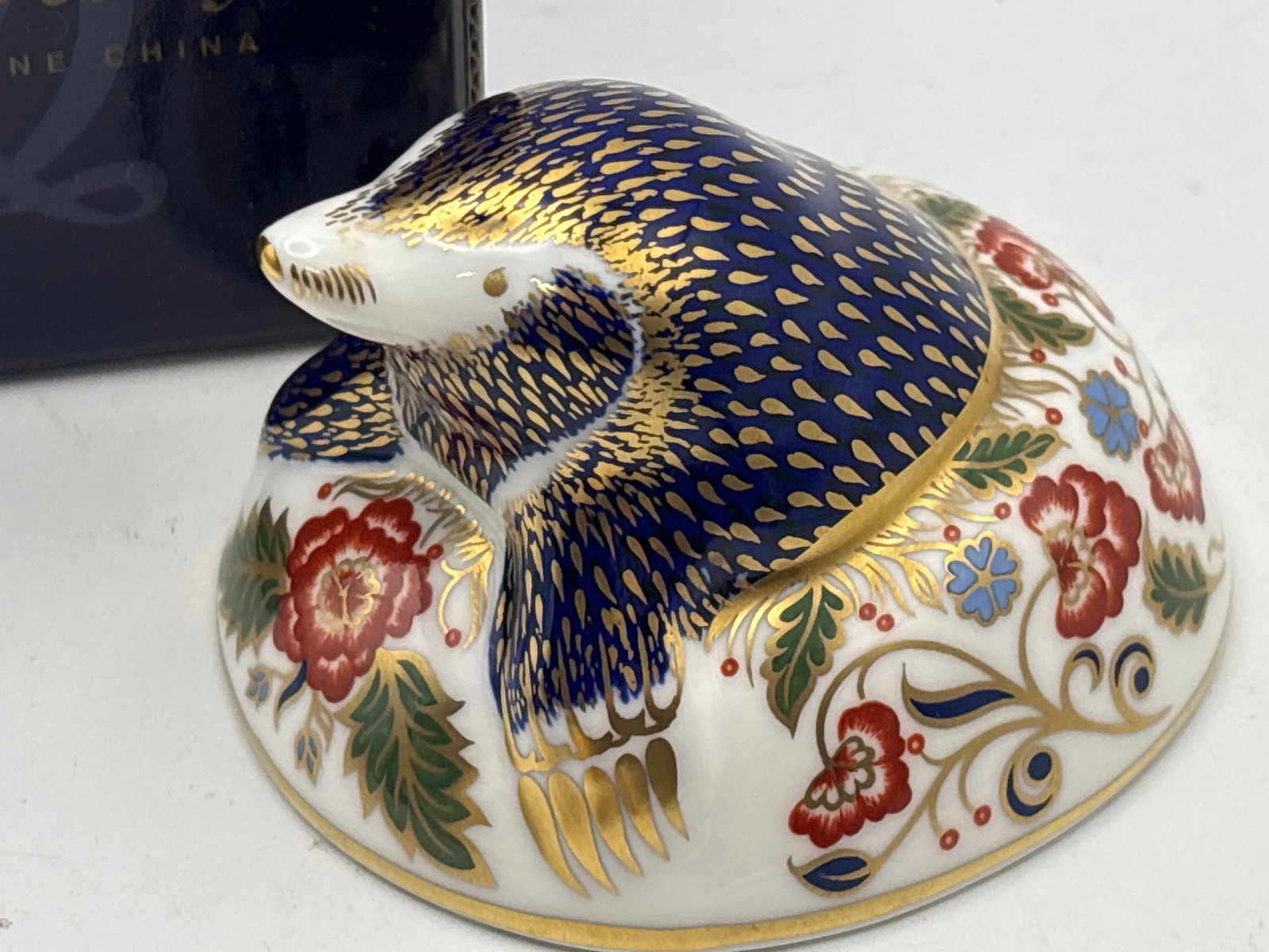 1994 Collectors Guild Imari ‘Mole’Royal Crown Derby 3&1/2 inch paperweight: Imari mole Royal Crown Derby 3&1/2 inch paperweight, silver stopper. With box. Excellent condition