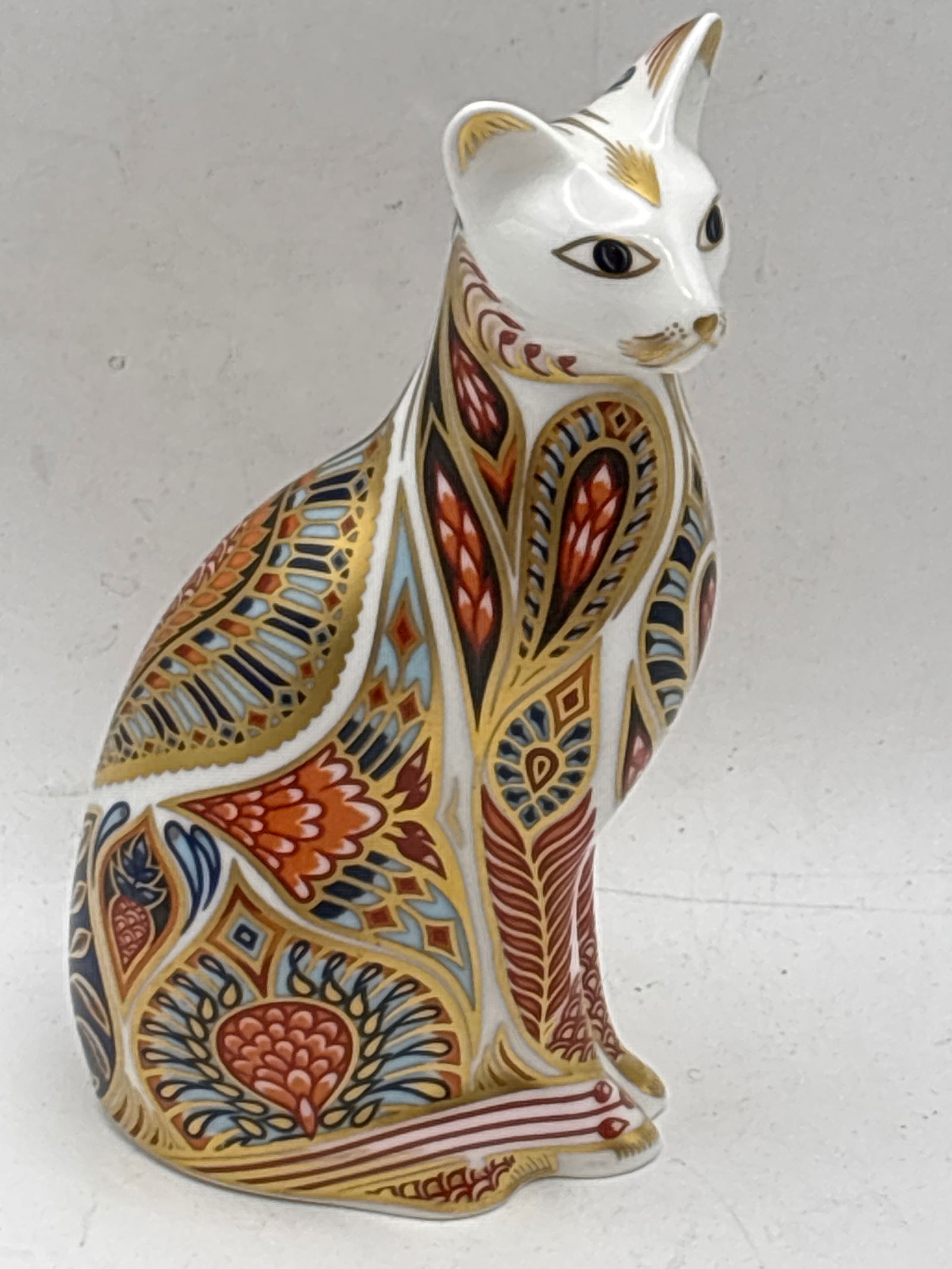 Vibrant colors Imari Siamese cat Royal Crown Derby 5 inch paperweight (1 of 7)