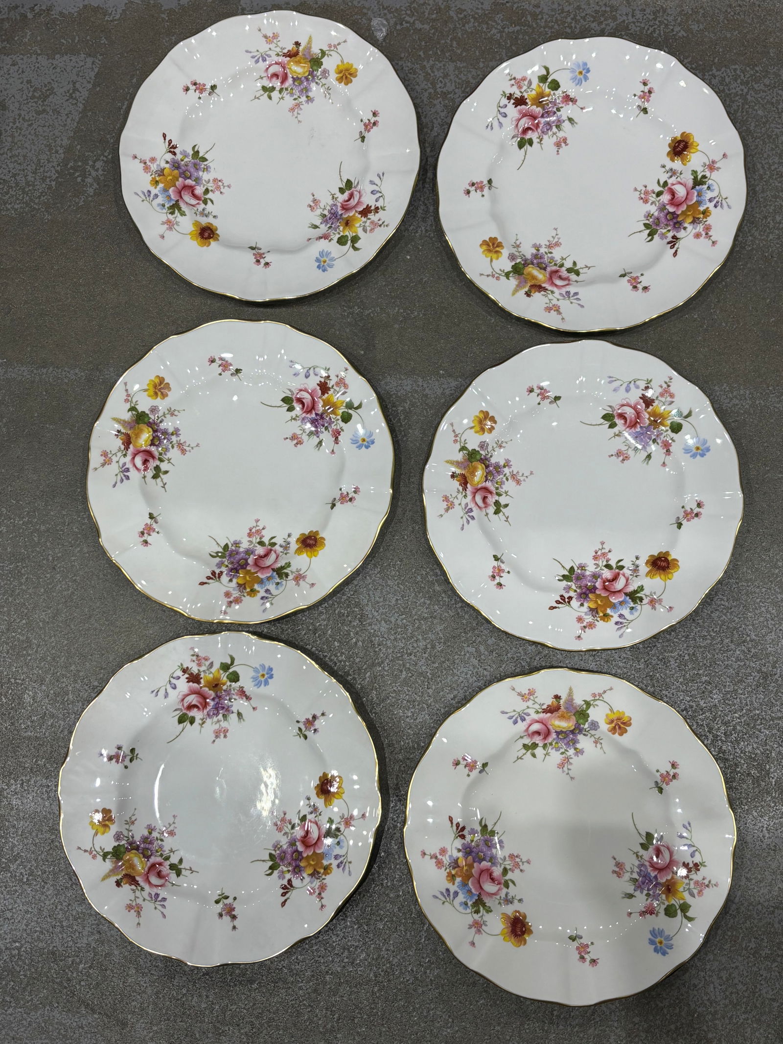 Set of six ‘Derby Posies’ Royal Crown Derby 10&1/2 inch dinner plates: Set of six ‘Derby Posies’ Royal Crown Derby 10&1/2 inch dinner plates.Very good condition with no chips, cracks, erc