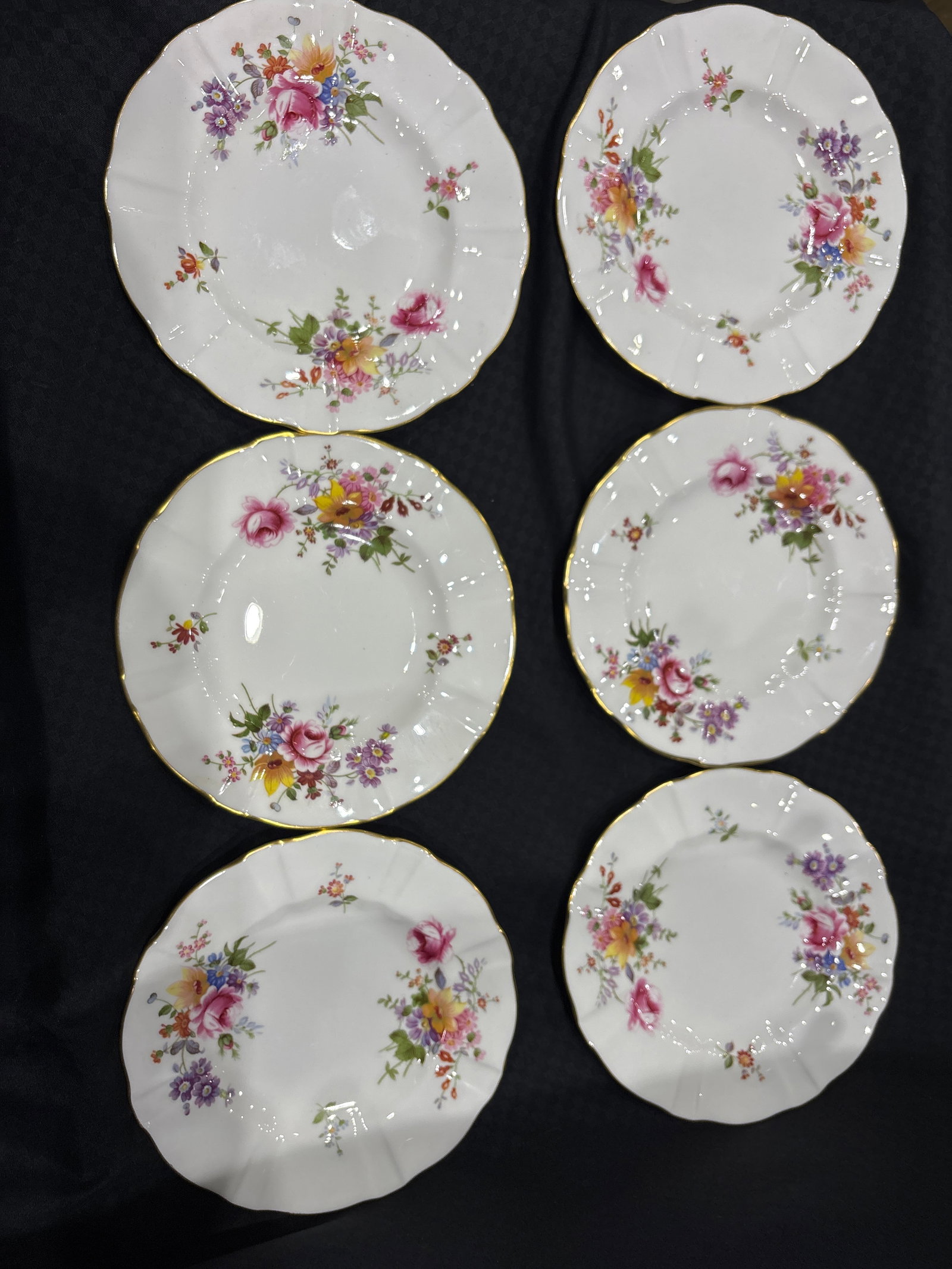 Set of six ‘Derby Posies’ Royal Crown Derby 6&1/4 inch side plates: Set of six ‘Derby Posies’ Royal Crown Derby 6&1/4inch plates.Very good condition with no chips, cracks, etc