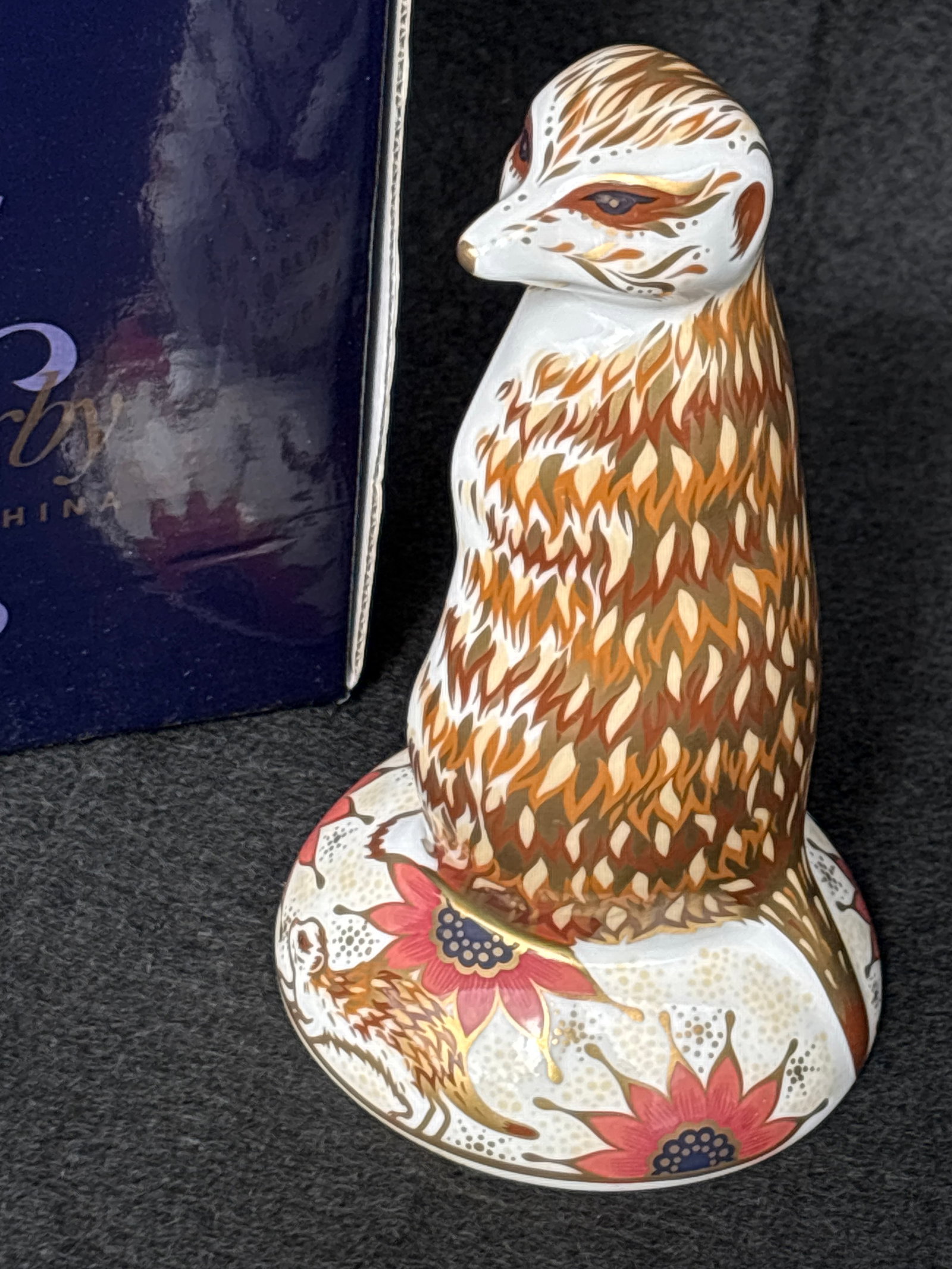 2006 Large Meerkat Royal Crown Derby 5&1/4inch paperweight: Meerkat Royal Crown Derby Paperweight. It is 5&1/4inches inches high. Gold stopper. With box. First Quaility. Very good condition