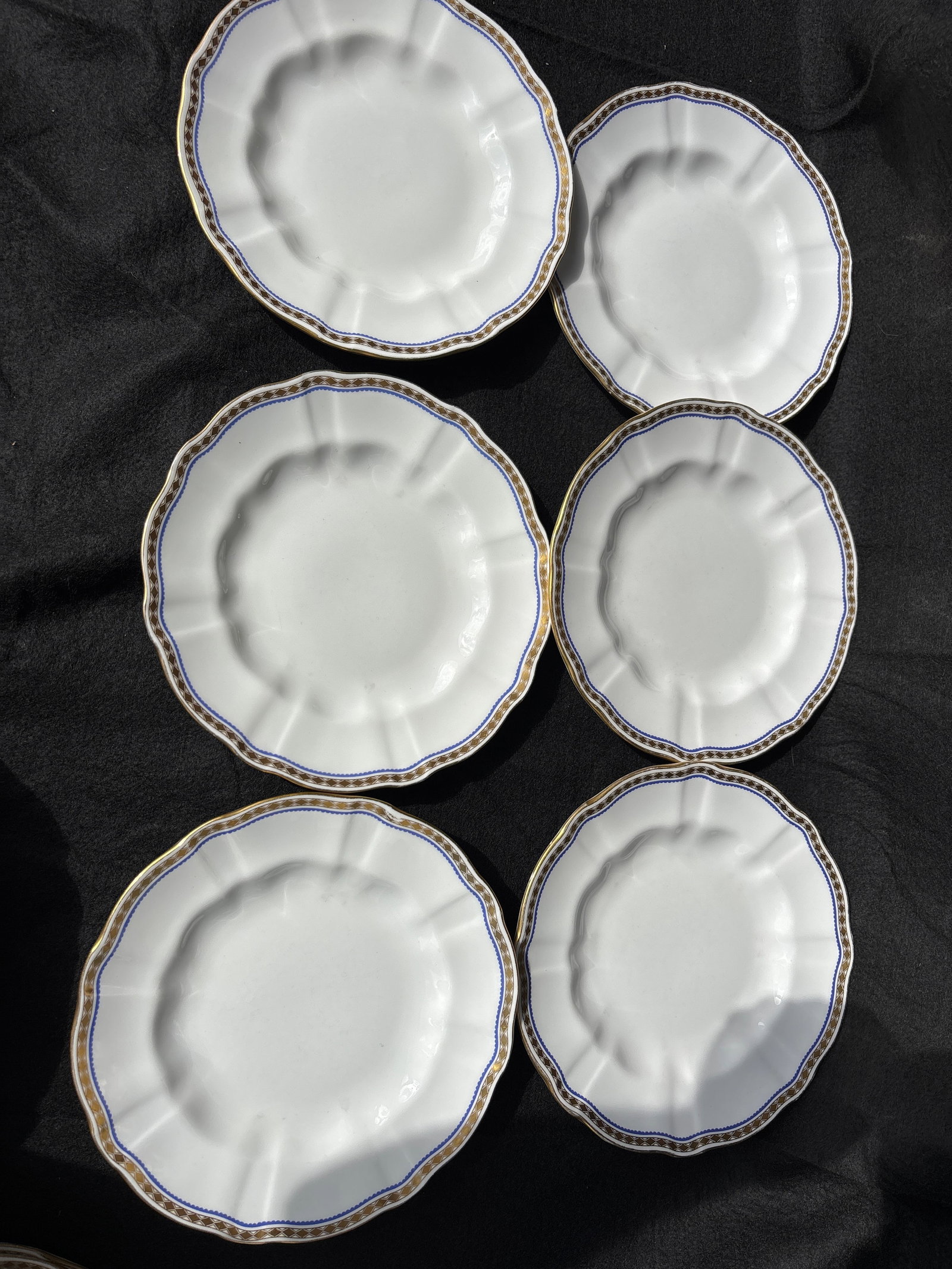 Set of sixCarlton Blue A.1300 Royal Crown Derby 8&1/2 inch luncheon plates: Set of six Carlton Blue A.1300 Royal Crown Derby 8&1/2 inch luncheon plates..Very good condition