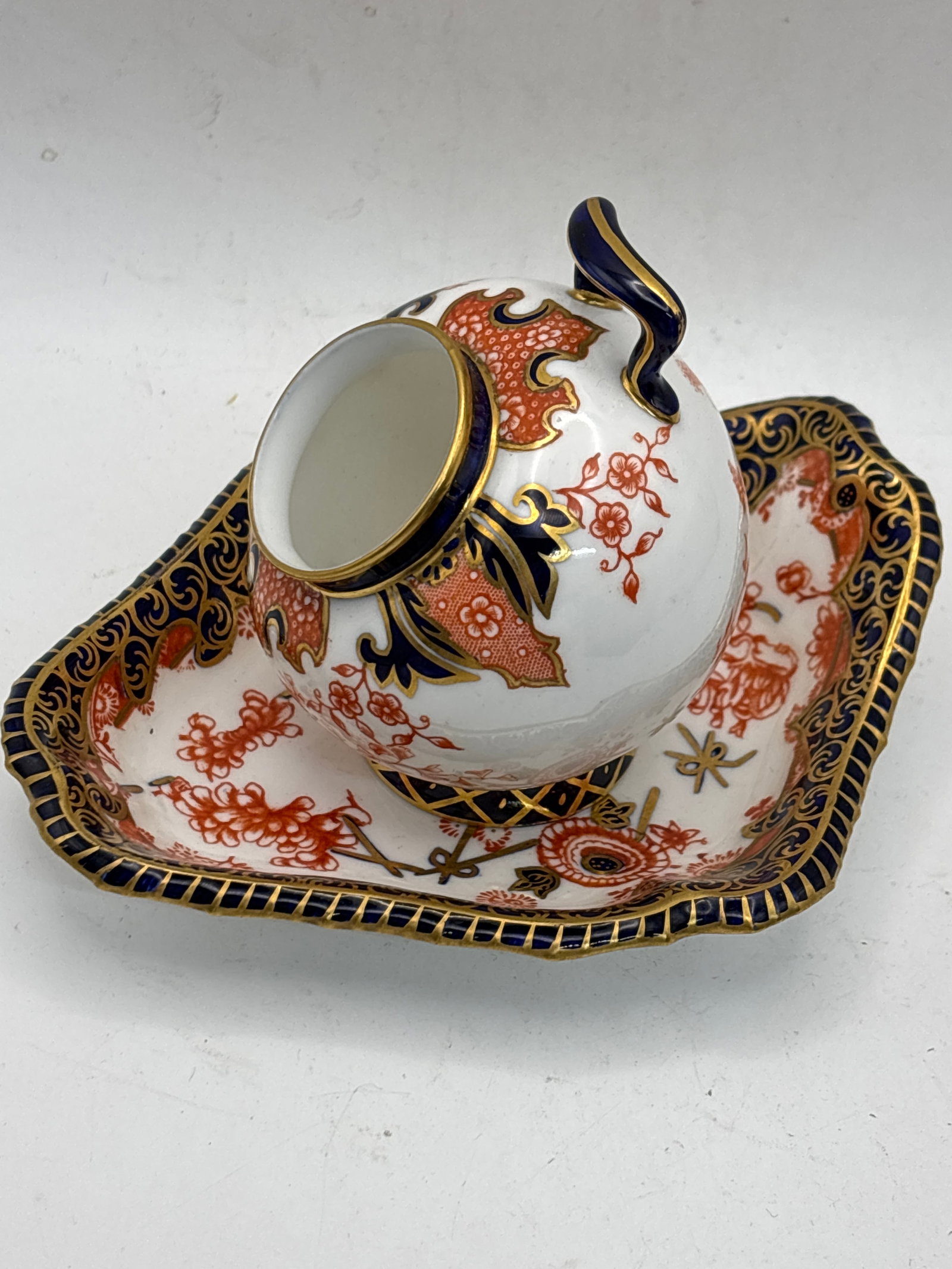 antique Imari Kings pattern Royal Crown Derby England ‘Salt Pig’ and dish: antique Imari Kings pattern Royal Crown Derby England ‘Salt Pig’ and dish.It is 3&1/2“ high and dish is 4&1/2 long. Very good condition