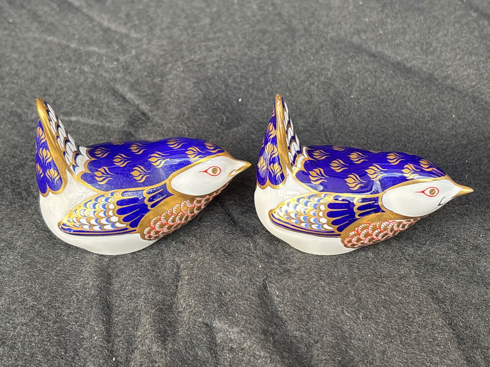 Two blue Imari Wren bird form Royal Crown Derby England 2&3/4 inch paperweights (1 of 6)
