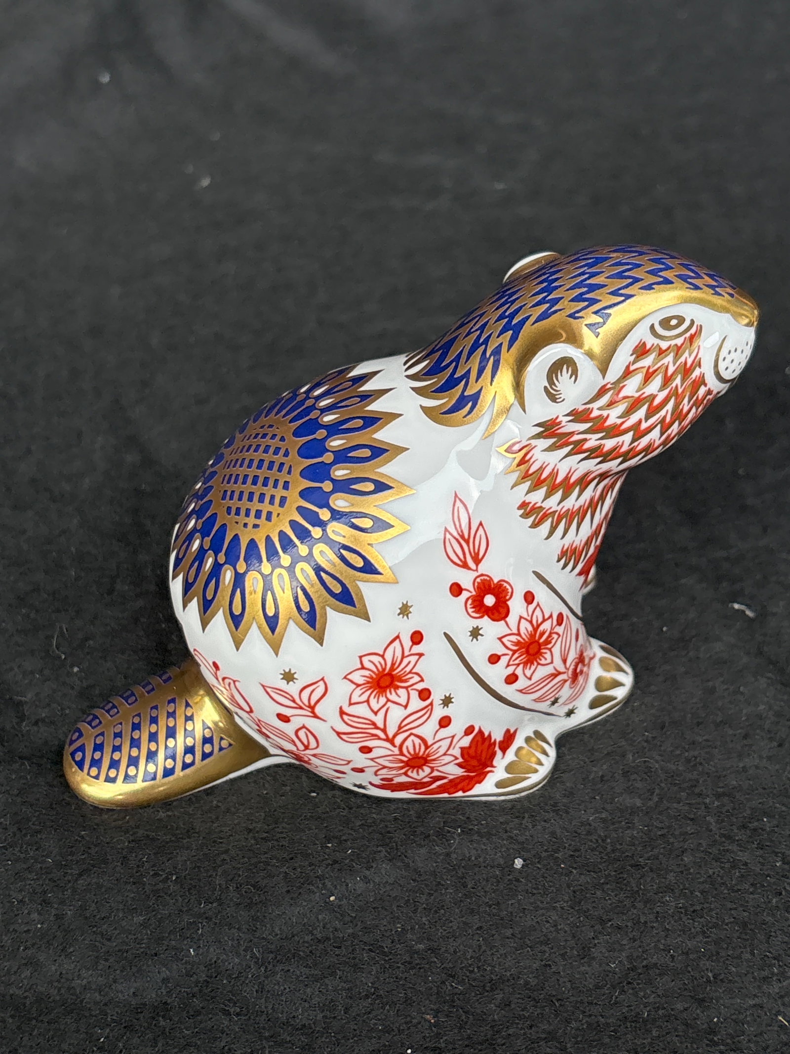 Beaver Royal Crown Derby 4 inch paperweight: Beaver Royal Crown Derby paperweight.Very good condition.
