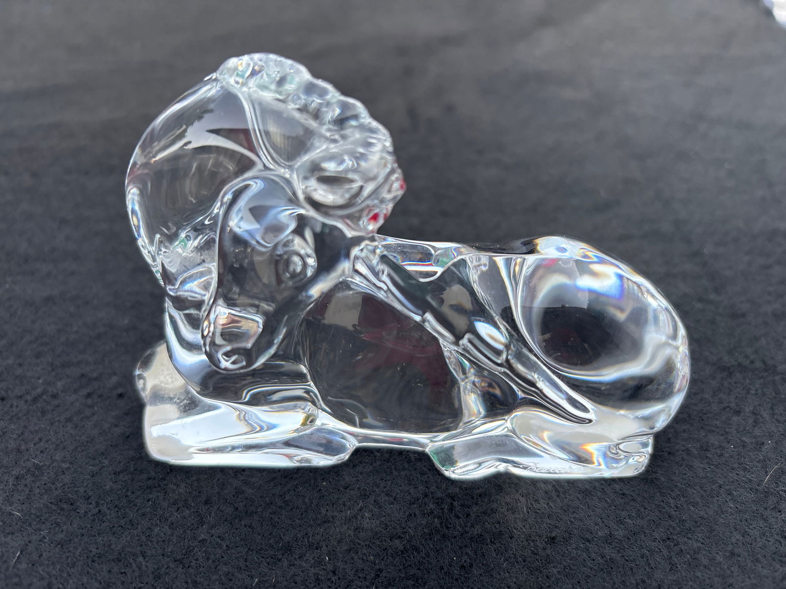 Baccarat fine French clear crystal 4inch reclining unicornfigurine: Baccarat fine French crystal 4inch reclining unicorn sculpture.No box.Good condition, no chips, cracks, etc.