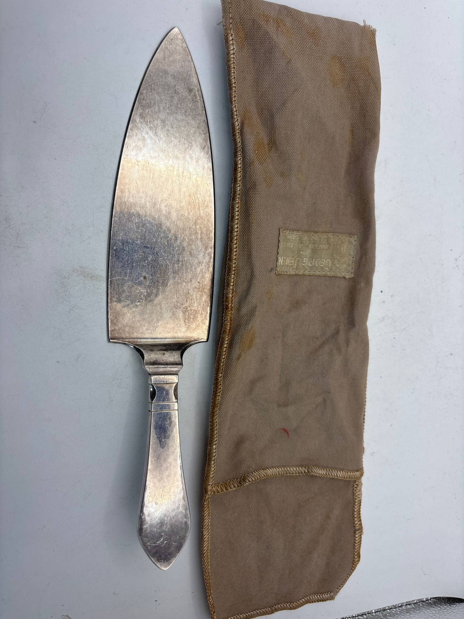 Georg Jensen Danish sterling silver 9&1/2 inch cake serving piece; 110grams (1 of 8)