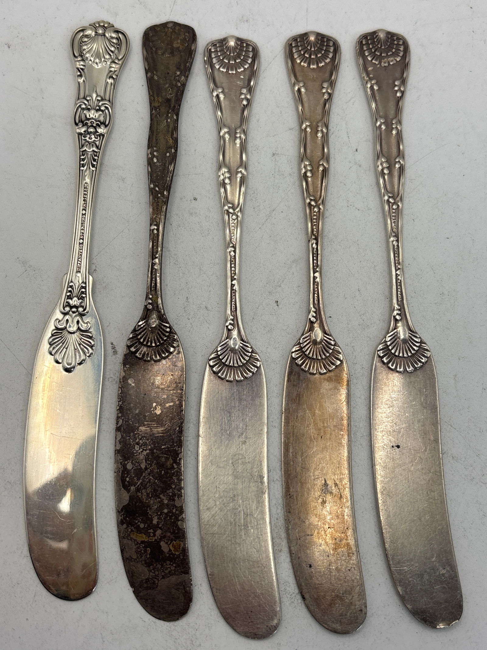 Five Tiffany & Co English Kings & Wave pattern sterling silver solid butter knives, ; 122 grams (1 of 7)