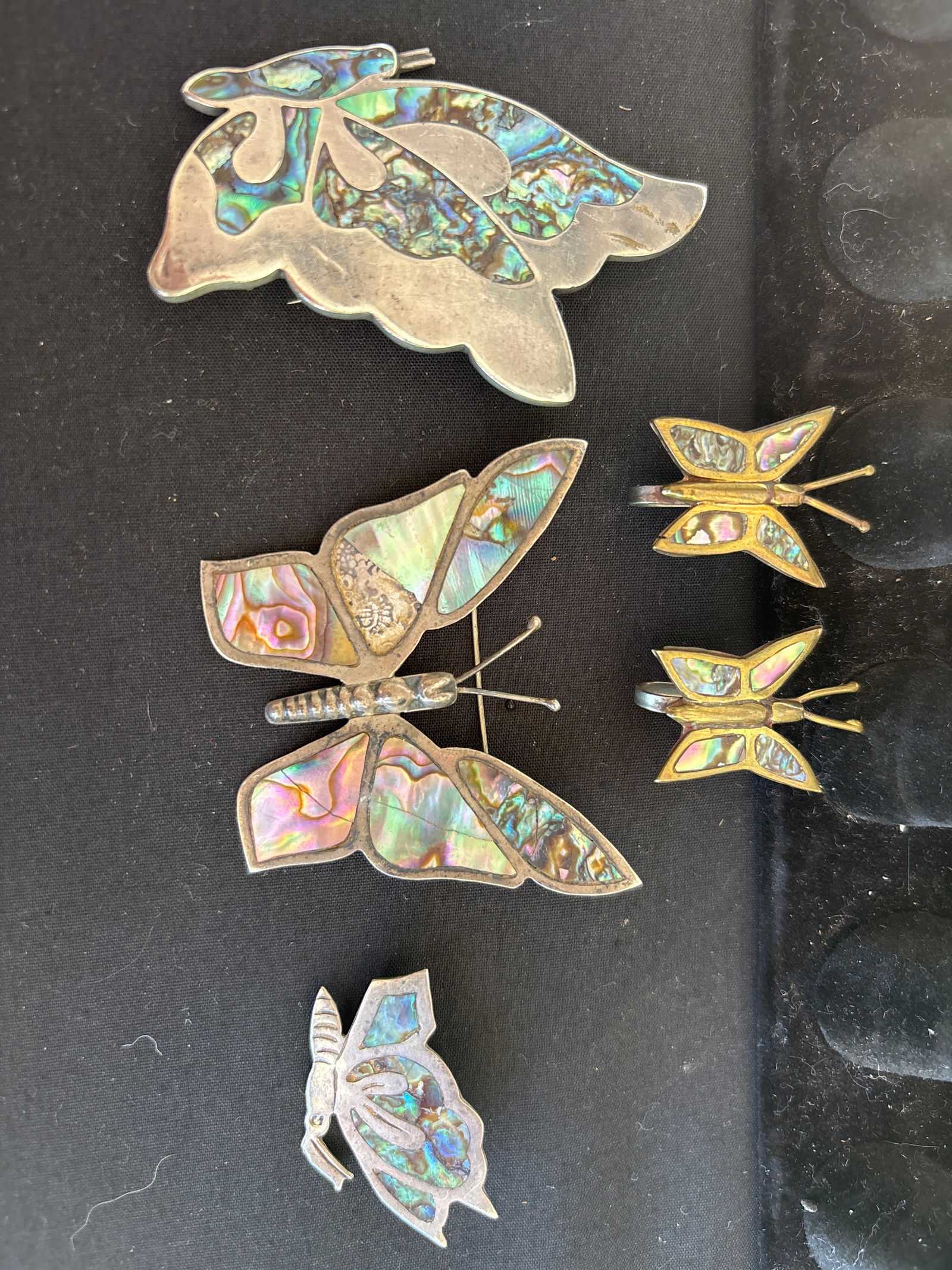 Five pieces assorted butterfly shape pins & earrings shell & sterling silver; 28 grams (1 of 6)
