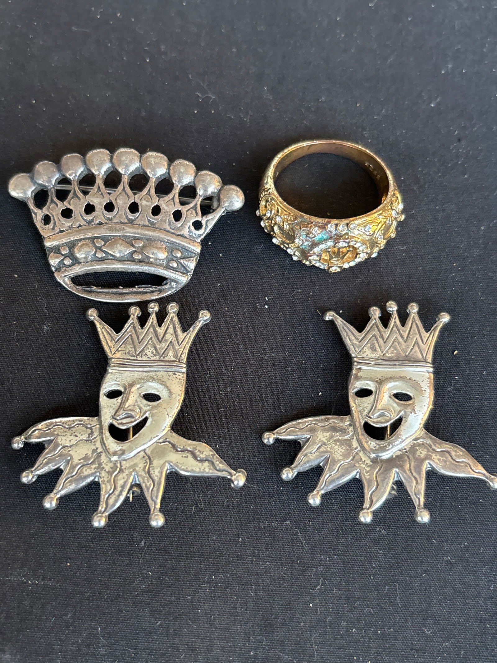 Pair jester, crown brooch pins & crown design sterling silver ring; 25 grams (1 of 8)