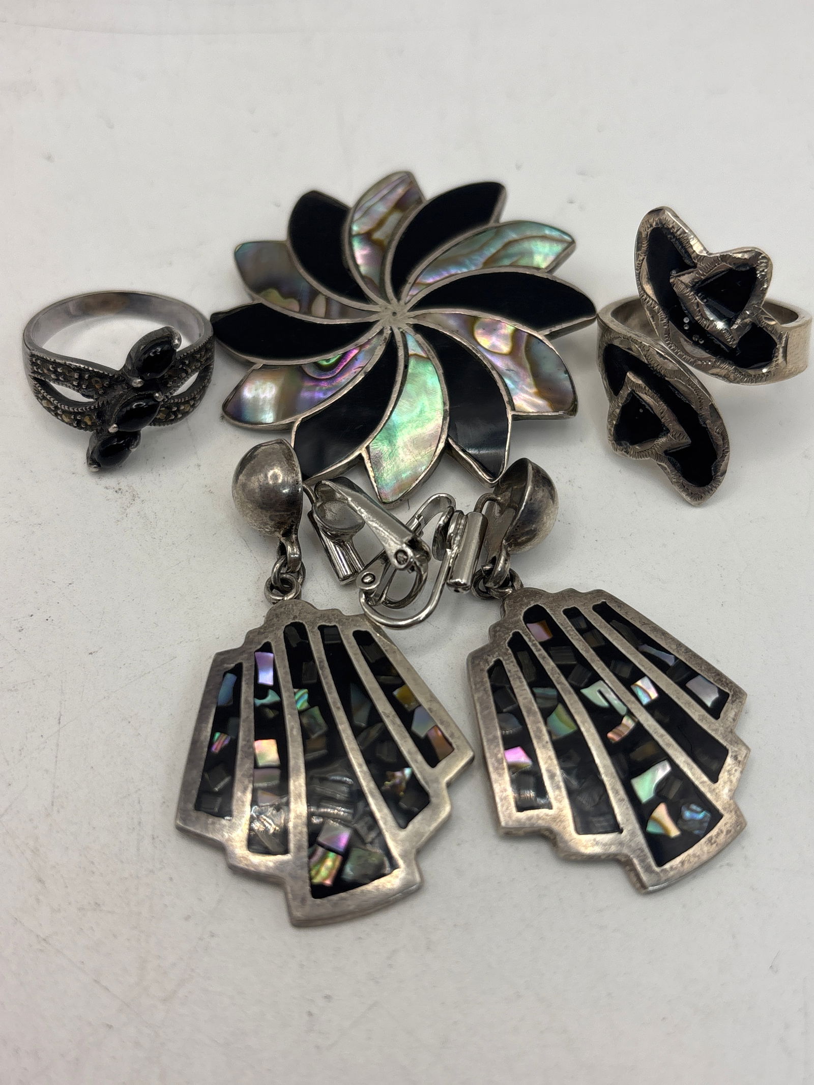 Five piece abalone & black inset , & sterling silver ring & earrings; 39 grams. (1 of 9)