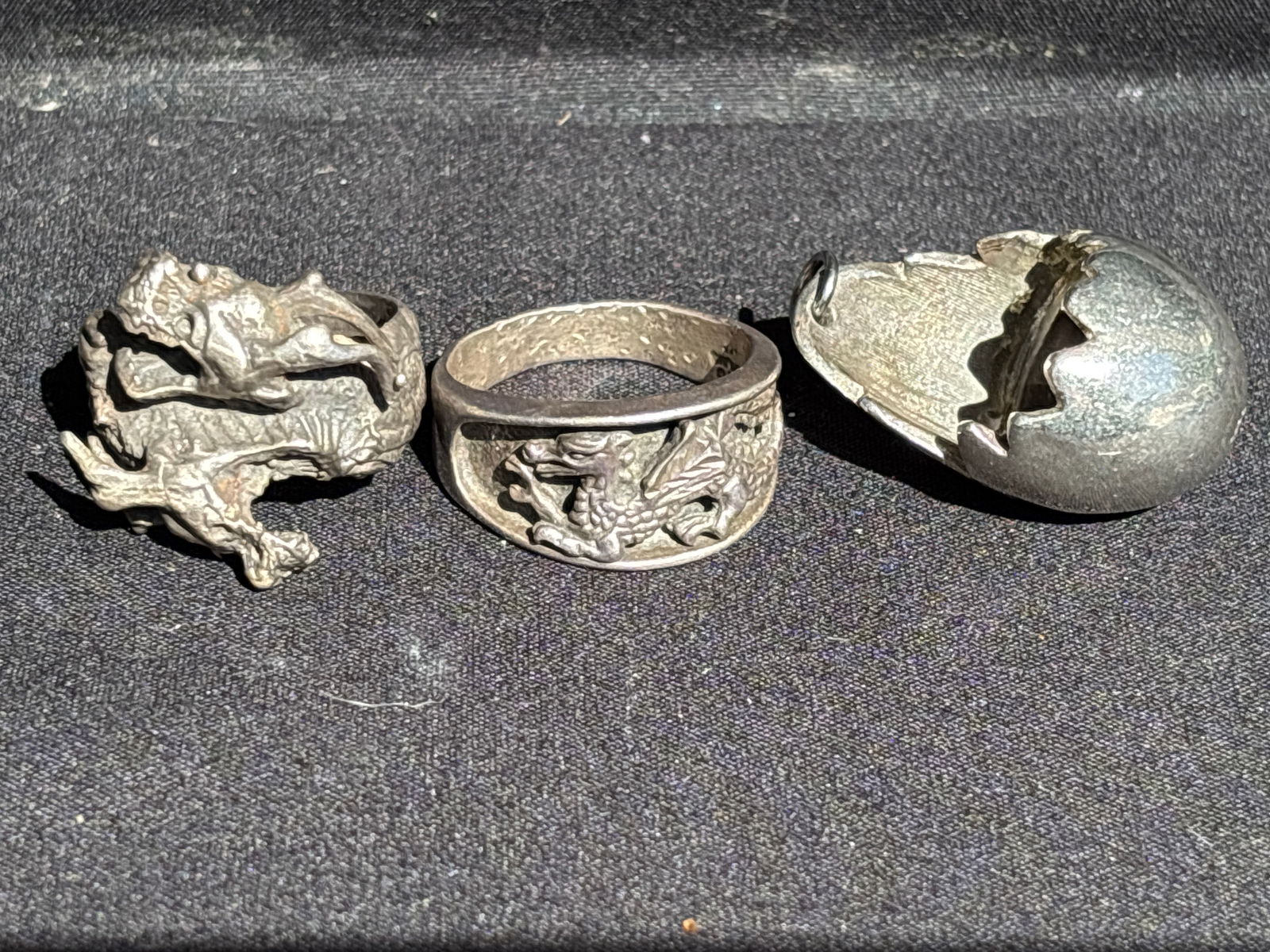 Two vintage dragon design Sterling silver rings & egg pendant; 37 grams (1 of 9)