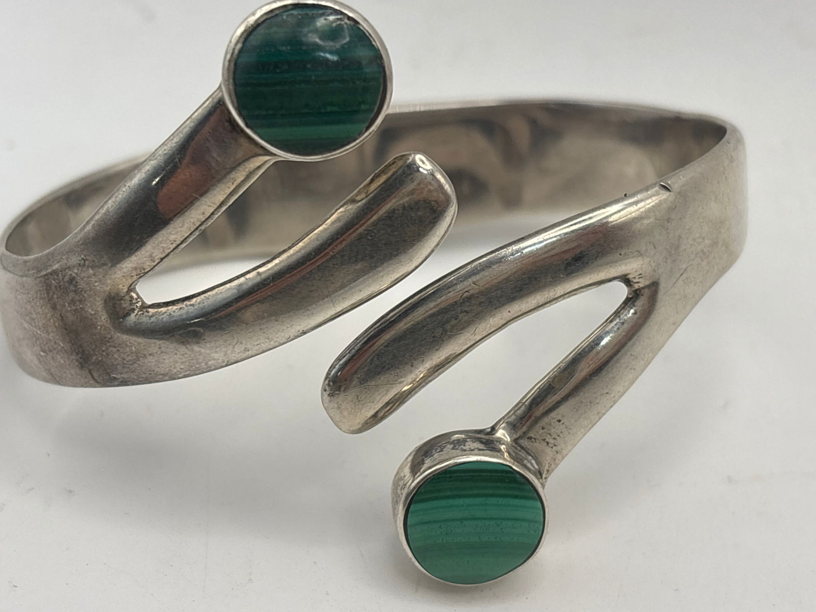 Heavy Vintage malachite & sterling silver hinged bracelet; 61grams (1 of 10)