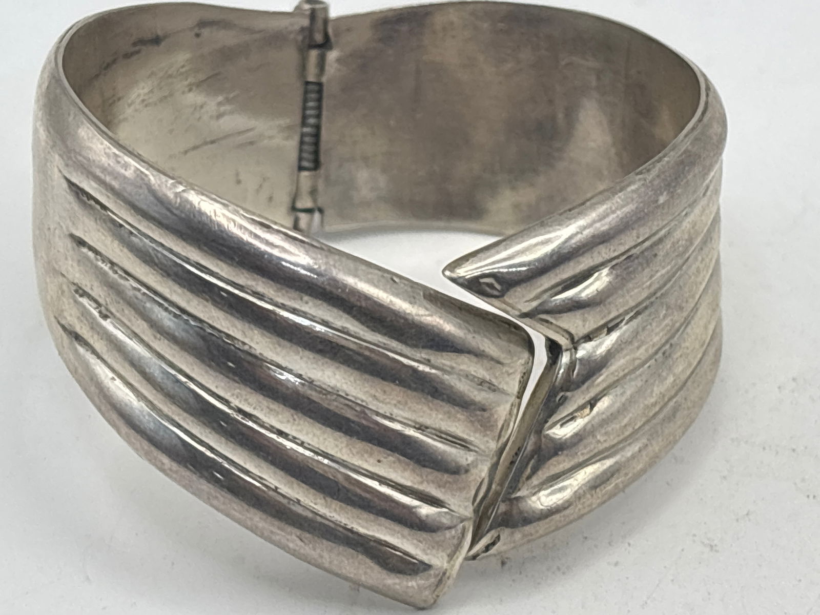 Heavy Mexican modern design sterling silver hinged cuff bracelet; 54 grams (1 of 8)