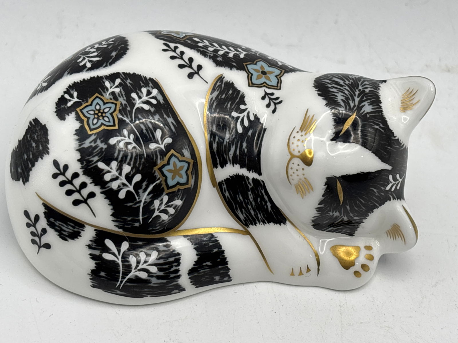 2002 exclusive Collectors Guild ‘Misty’ Kitten Royal Crown Derby 3&1/2 inch paperweight (1 of 7)