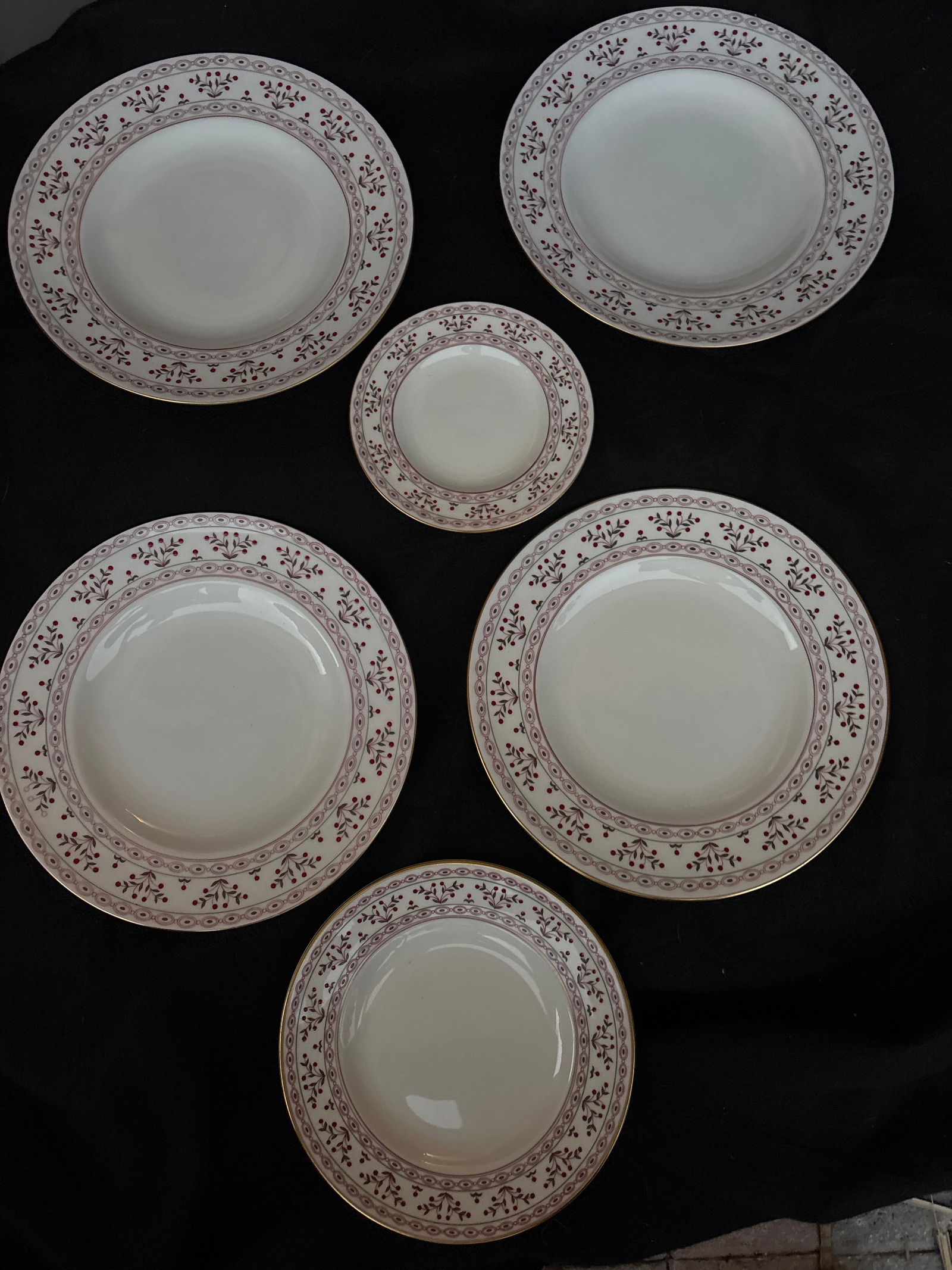 Six ‘Brittany’ pattern Royal Crown Derby English china plates (1 of 7)