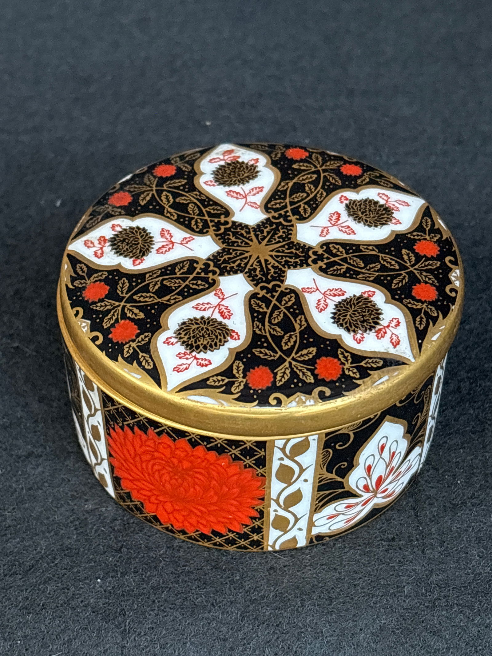 vintage Abbeydale 'Chrysanthemum' pattern bone china covered box/jar (1 of 6)