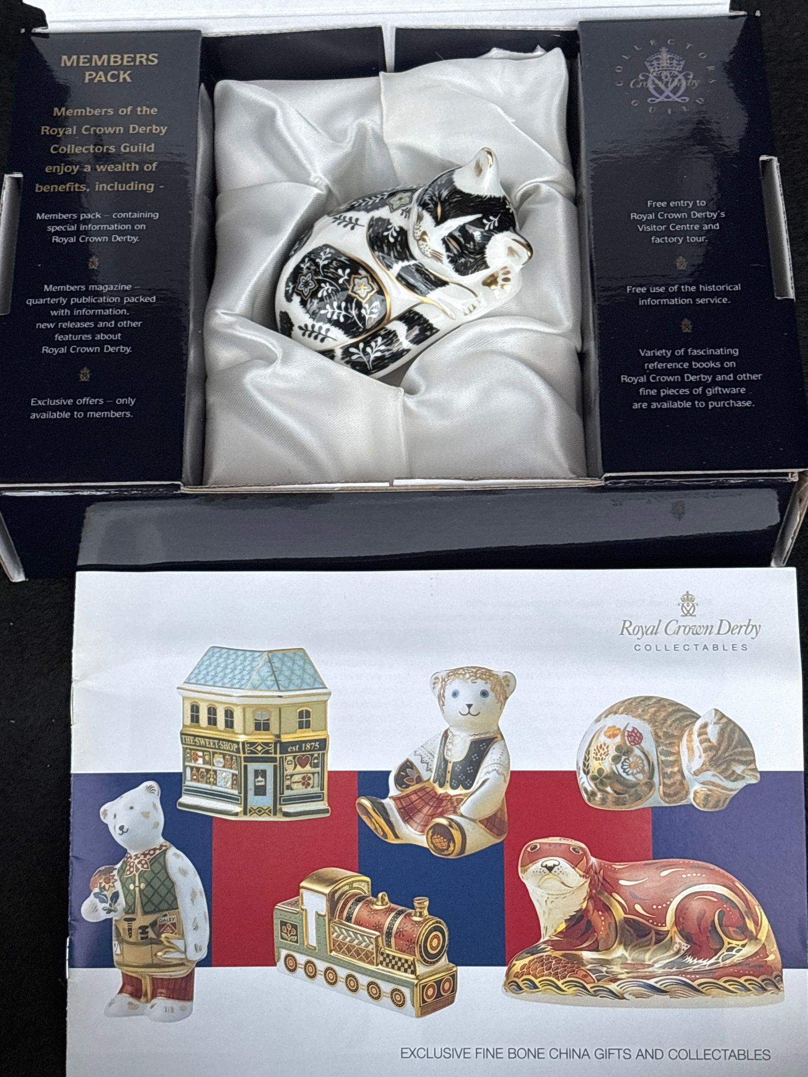 2002 Collectors Guild ‘Misty’ sleeping cat 3 inch paperweight statue: Collectors Guild ‘Misty’ small 3 inch paperweight statue. This is the Royal Crown Derby Members Pack. Gold stopper.