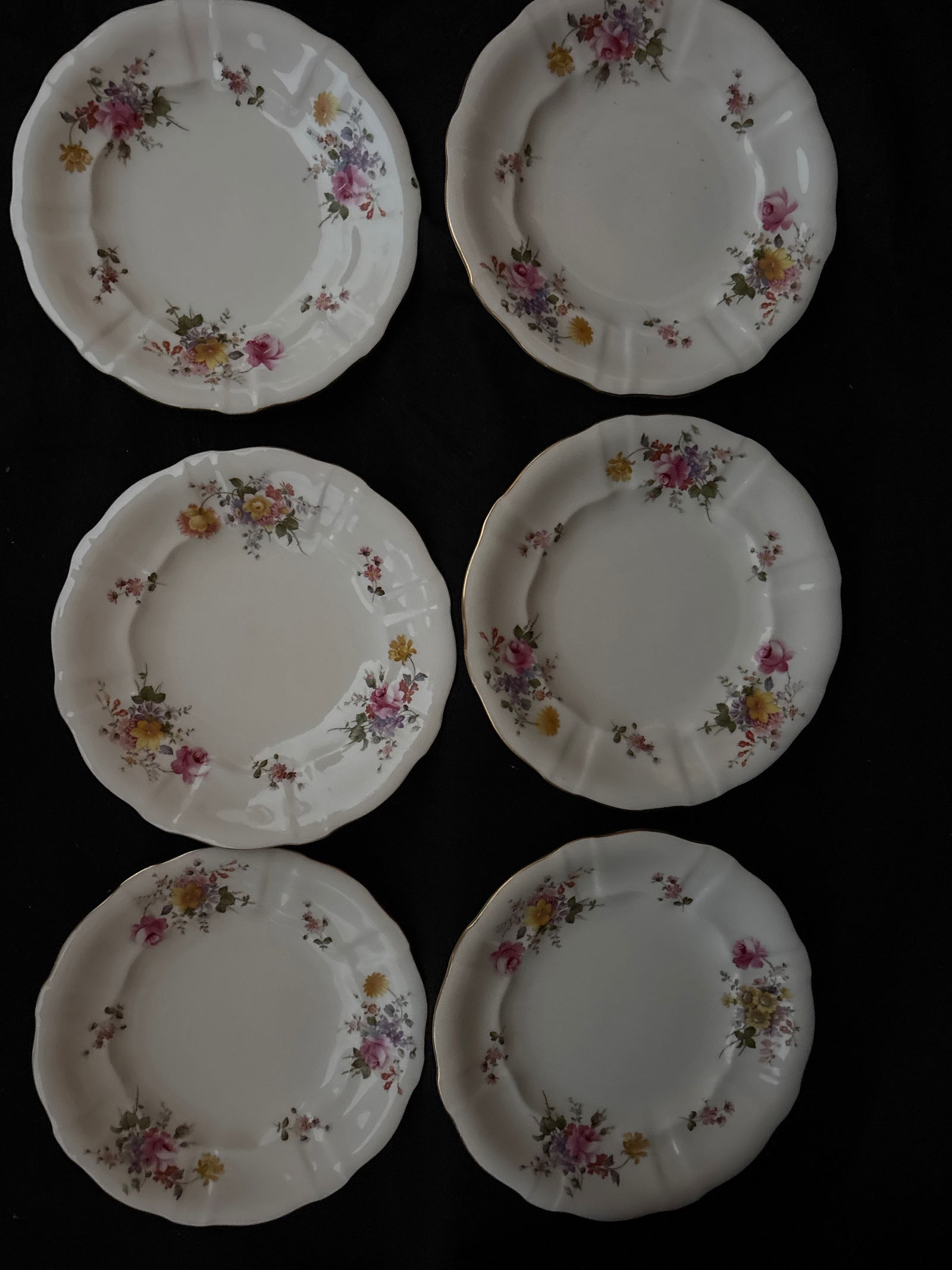 Six piece Derby Posies Royal Crown Derby 9 inch plates (1 of 6)