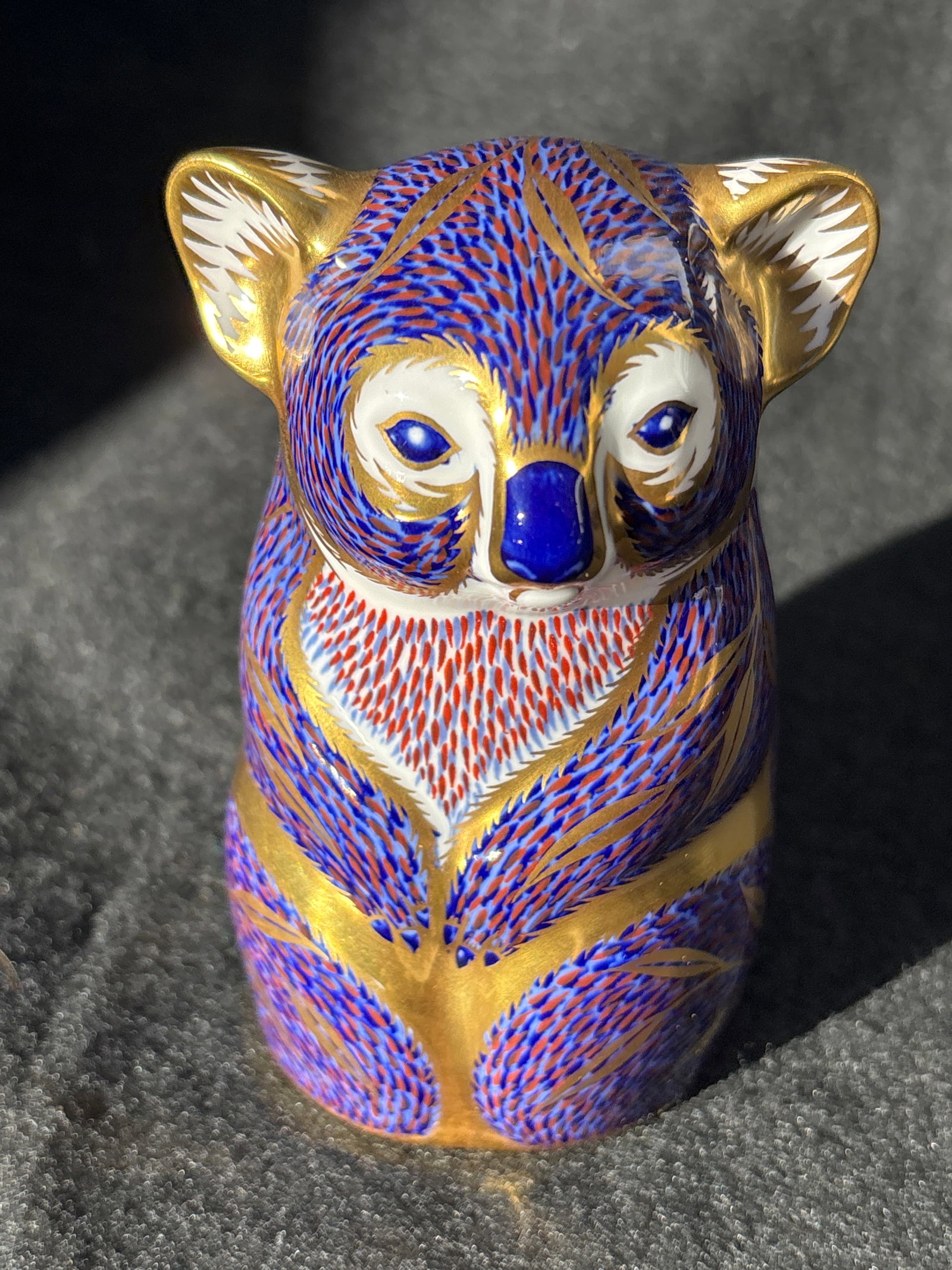 Royal Crown Derby Imari-style Koala4&1/2 inch paperweight statue (1 of 7)