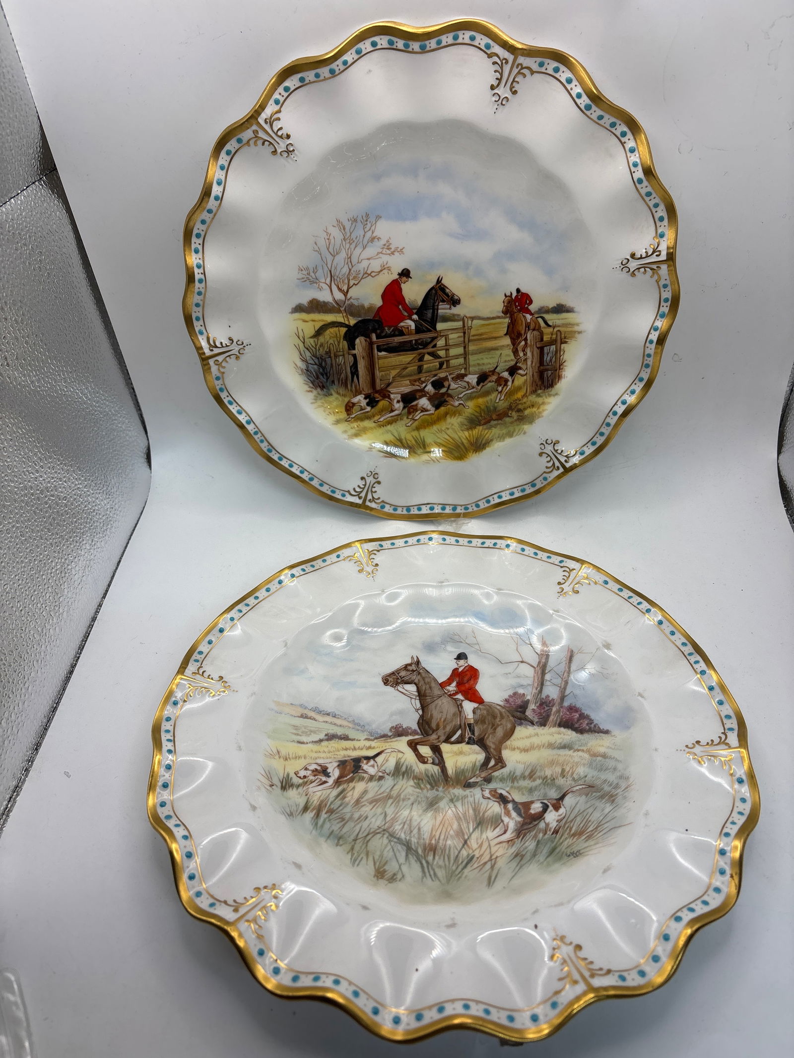 Wavy edge Pair fox hunting scenes Royal Crown Derby 10&1/4 inch cabinet plates (1 of 11)