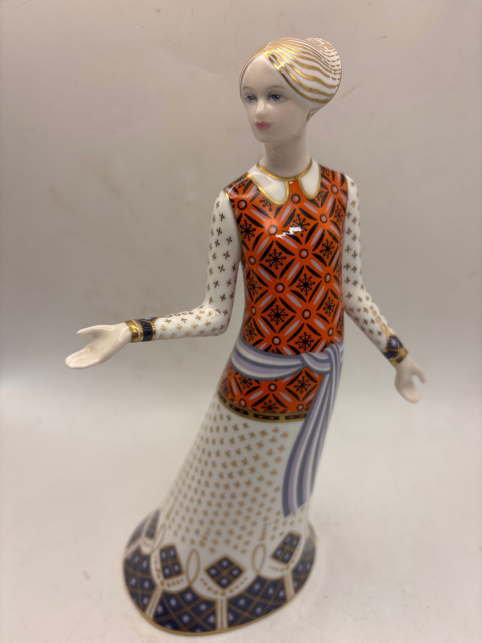 1986 Royal Crown Derby 'Athena' porcelain 9 inch figurine from The Classic Collection (1 of 8)