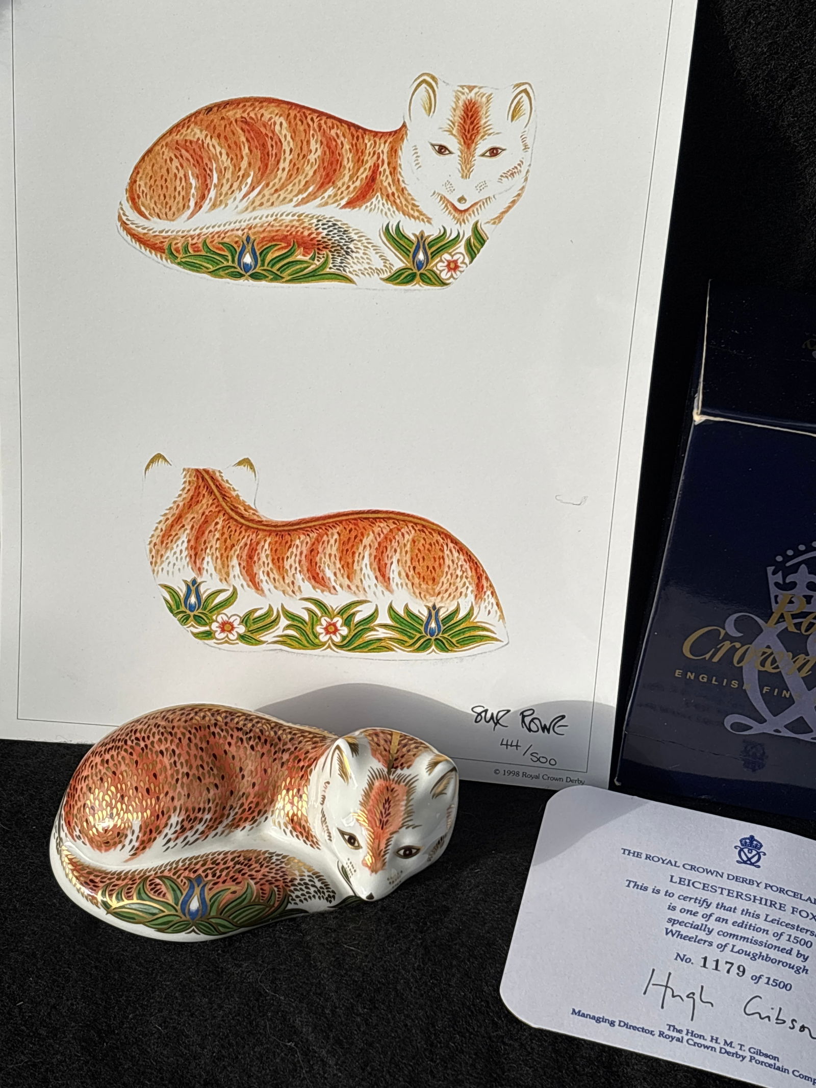 Rare 1999 limited edition ‘Leicestershire Fox’ Royal Crown Derby 4&1/2 inch paperweight: Gold stopper. With box. And artist proof signed & numbered.Royal Crown Derby Leicestershire Fox paperweight. It is made of fine bone china and features the traditional Imari pattern with hand-applied
