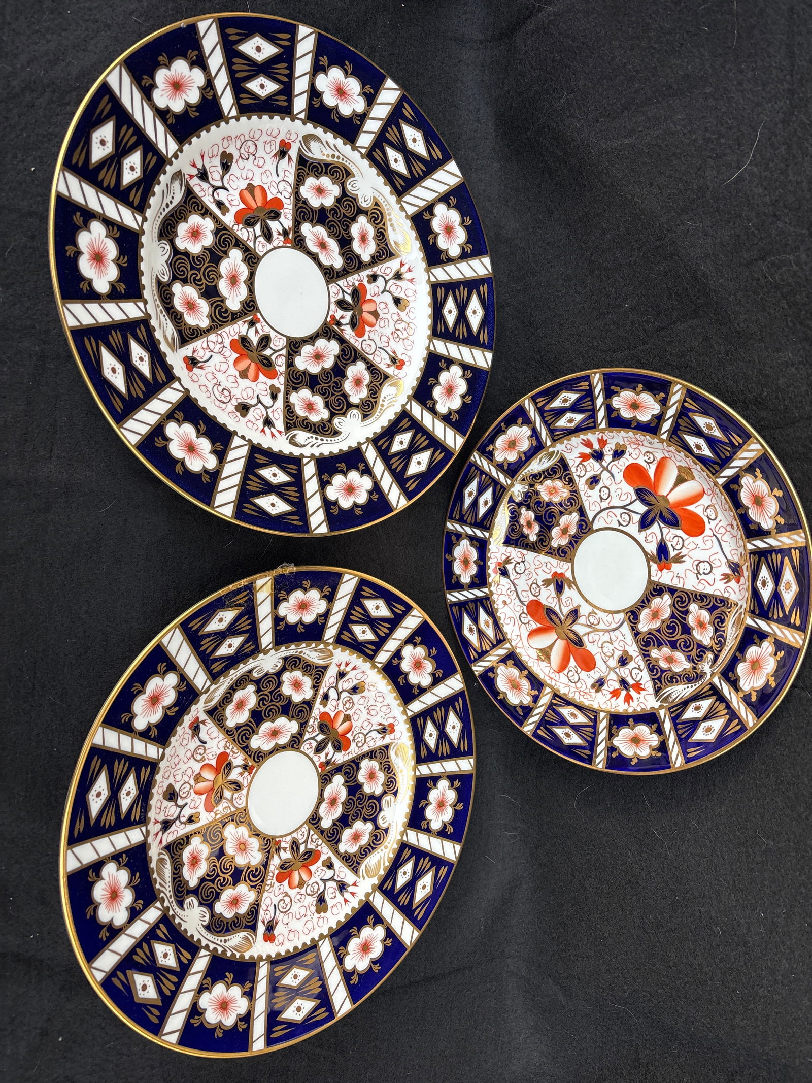 Pair 10&3/8 & a 9&1/4 inch Imari #2451 Royal Crown Derby plates (1 of 9)