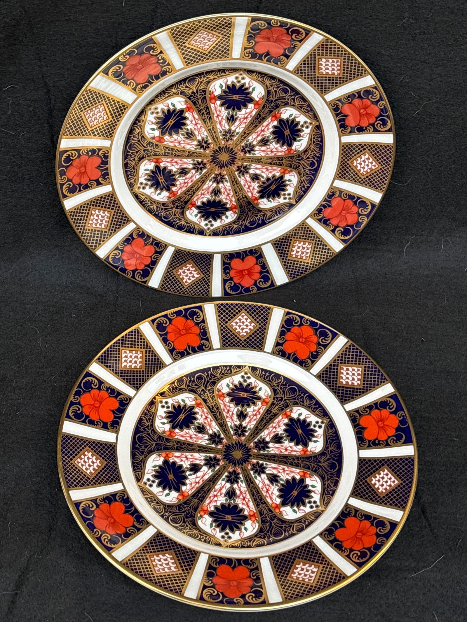 1st quality, pair Royal Crown Derby Old Imari 1128 dinner 8&1/2 inches plates (1 of 6)