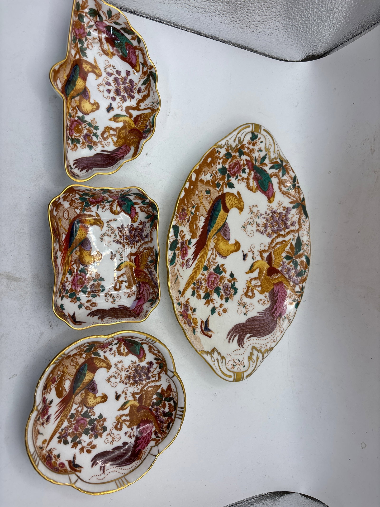 Four assorted Okde Avesbury A.73 pattern Royal Crown Derby dishes (1 of 11)