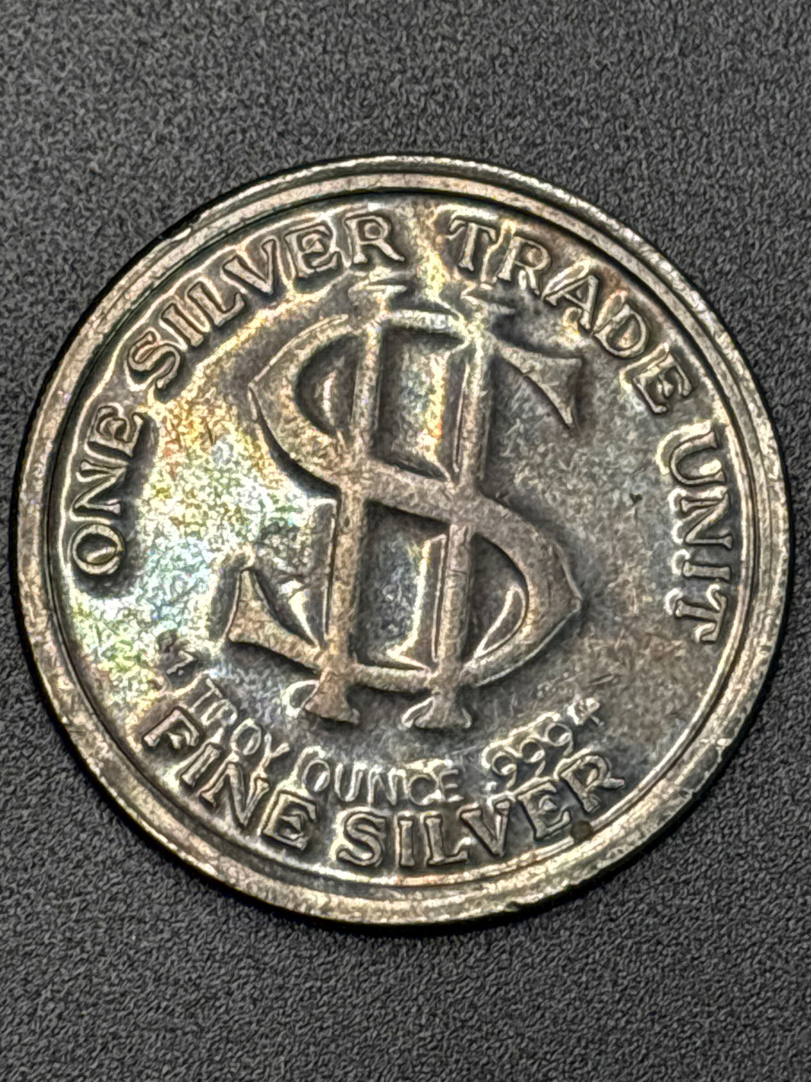 1 Troy Ounce .999 Fine Silver bullion Trade Unit round; Liberty head (1 of 6)