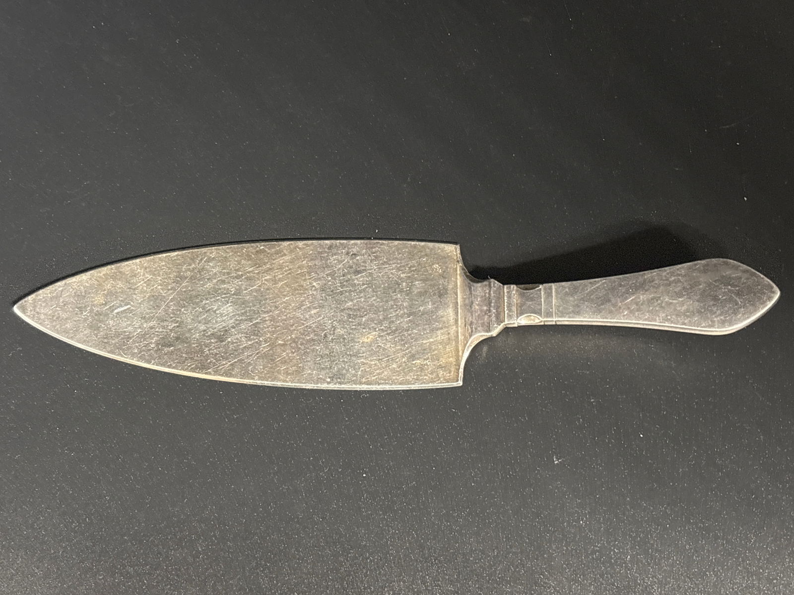 antique Georg Jensen sterling silver pie or cake serving knife; 110 grams: Vintage Georg Jensen 110 grams.antique Georg Jensen sterling silver pie or cake serving knife, specifically in the "Acorn" pattern designed in 1915. Material: Sterling silver.Maker: Georg Jensen, Denm
