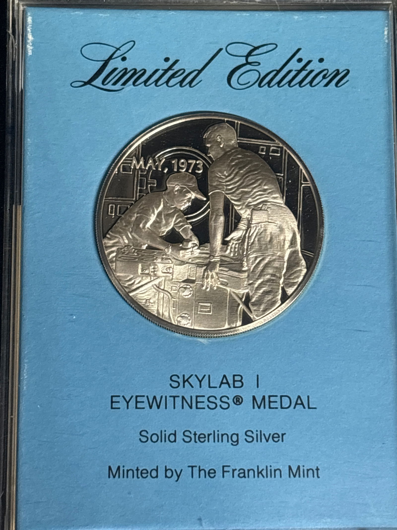 sterling silver Franklin Mint Skylab I Eyewitness Medal: 1973 Skylab I Eyewitness Medal minted by The Franklin Mint. Material: Solid sterling silver. Dimensions: 39mm in diameter, weighing 25 grams. Context: It is a limited edition piece issued to commemora