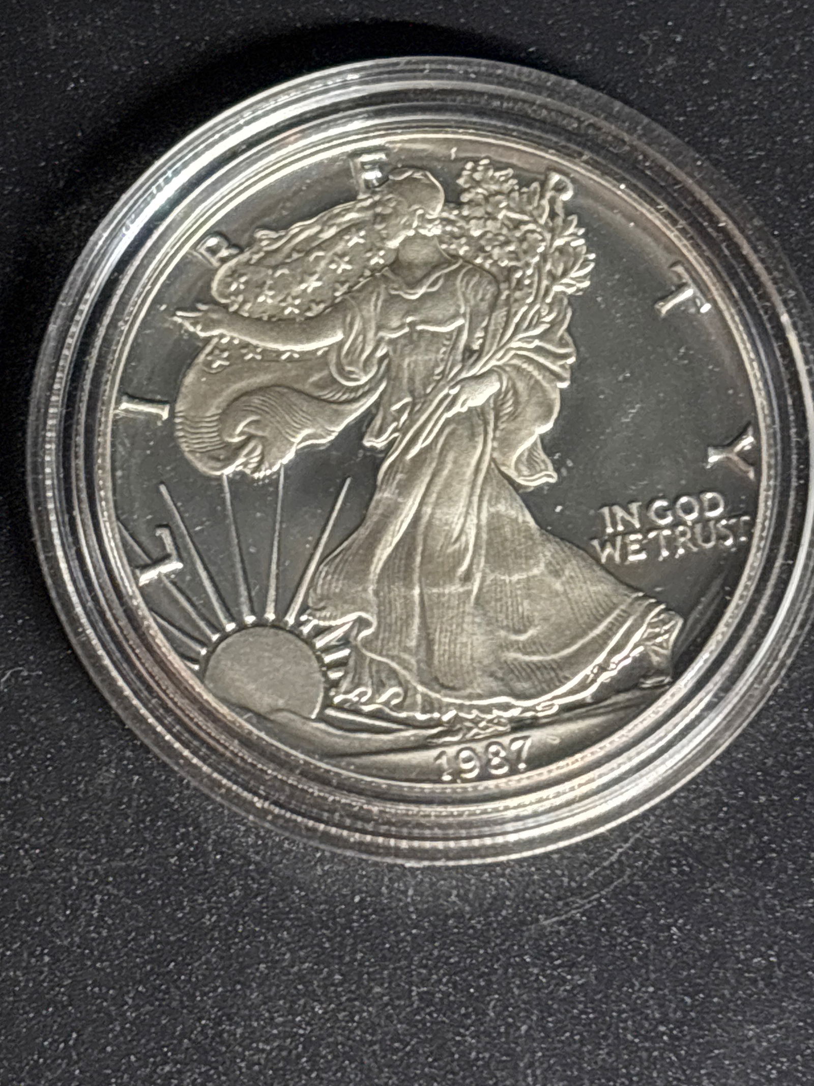 One ounce .999 fine silver 1987 American Silver Eagle one dollar (1 of 6)