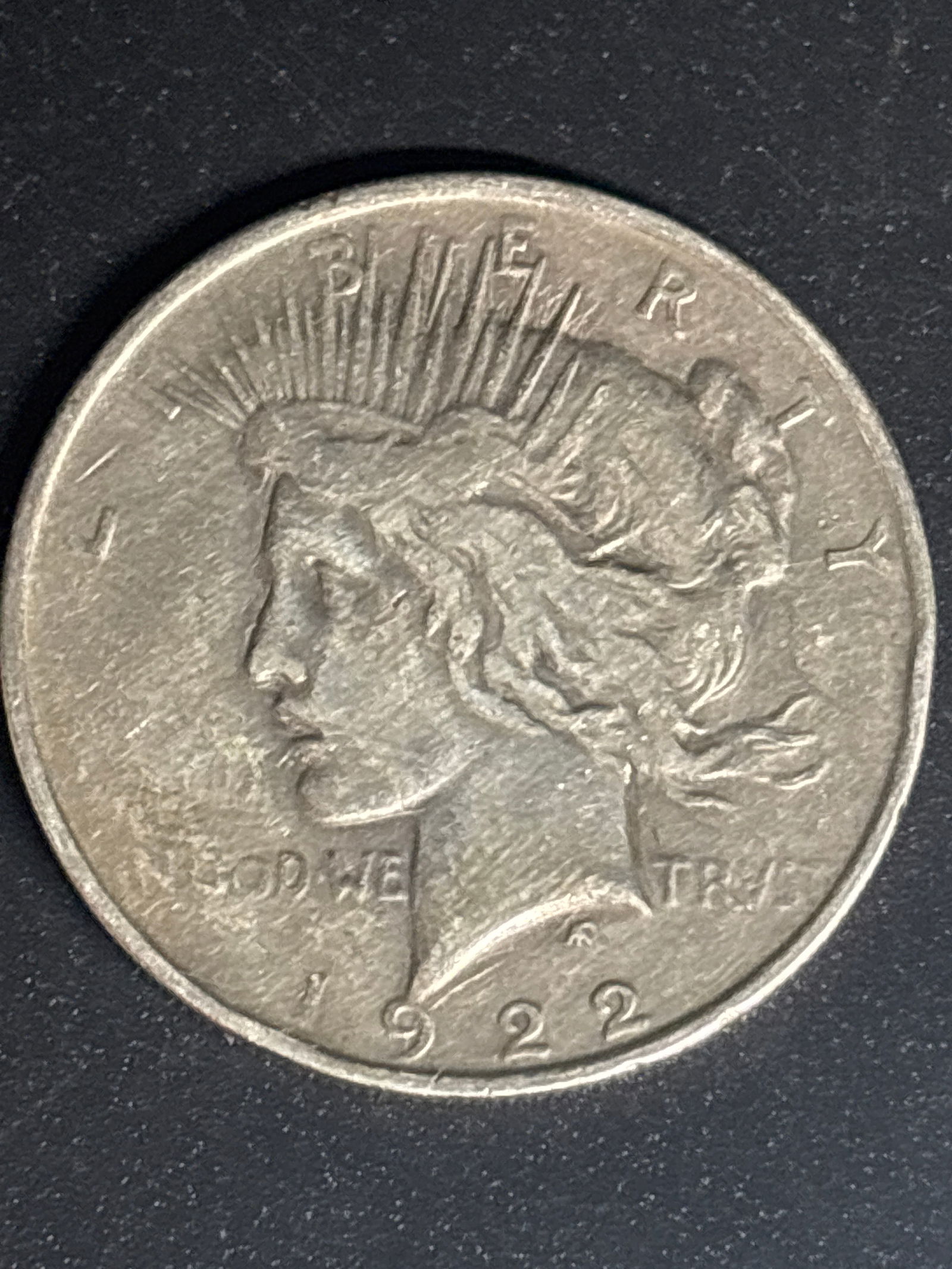 Original dated 1922 Peace United States Silver dollar (1 of 4)