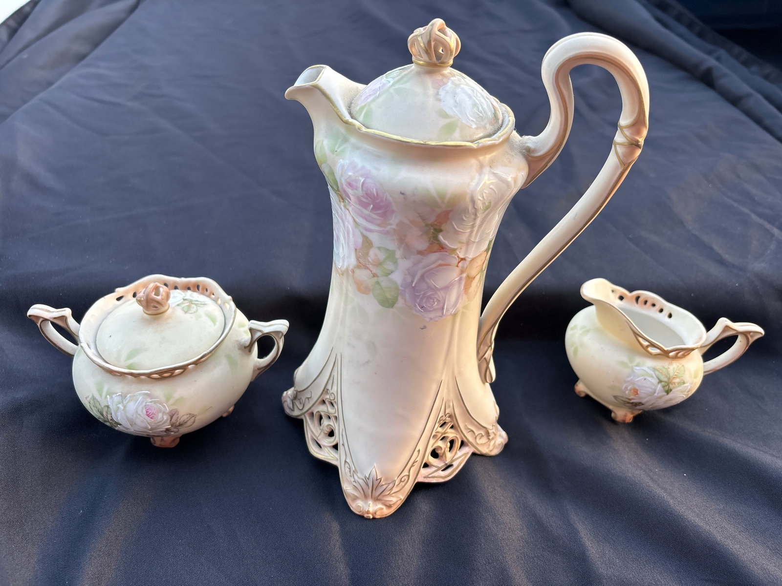 Antique Art Nouveau Royal Bayreuth ‘Ivory’ porcelain chocolate set (1 of 8)