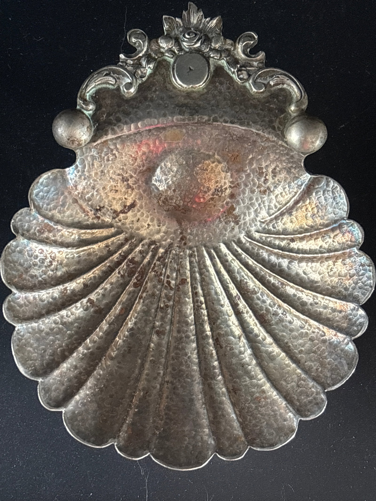 Antique Continental .900 silver Hand hammered 5&3/4 inch shell dish (1 of 8)