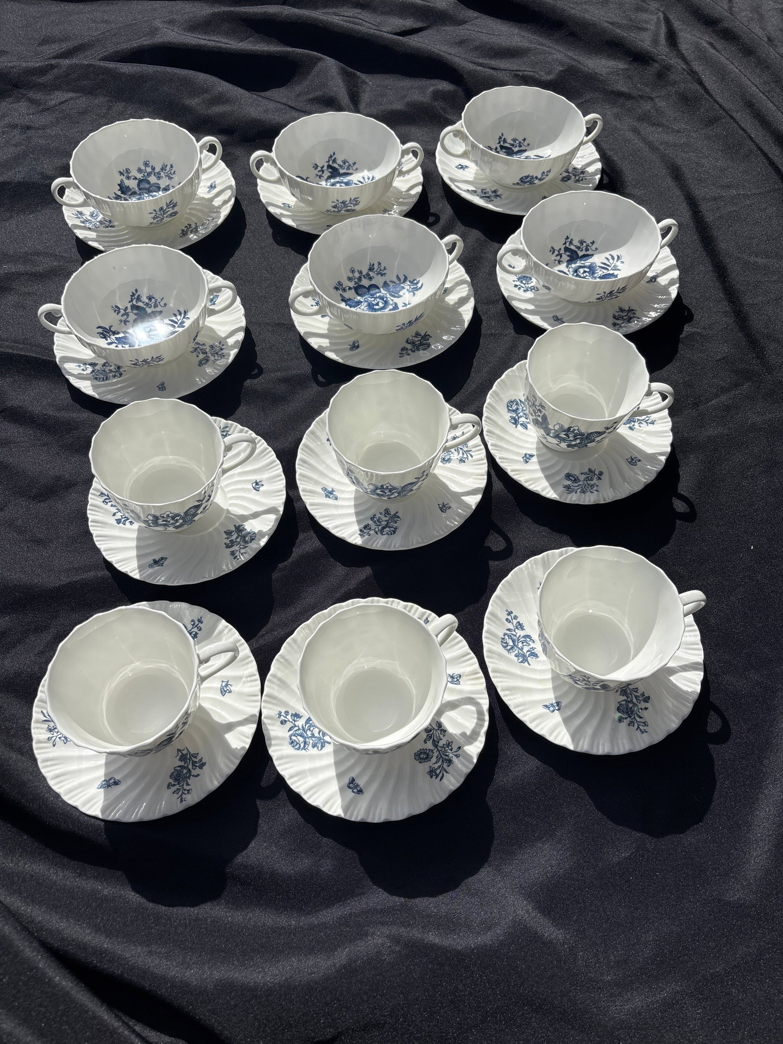 24 piece Royal Worcester ‘Blue Sprays’ sets cups & soup cups w/saucers (1 of 6)