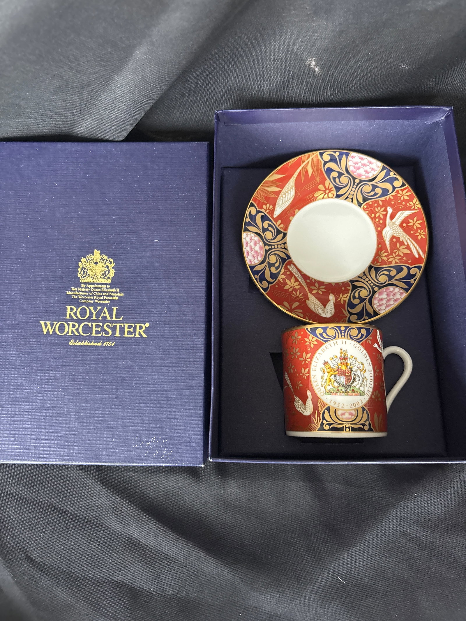 Royal Worcester Queen Elizabeth II Golden Jubilee commemorative porcelain teacup set (1 of 5)