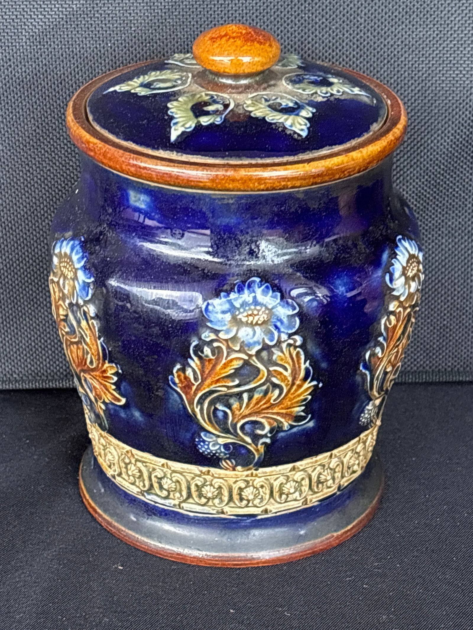 6 inch antique Royal Doulton Lambeth stoneware jar or tobacco humidor (1 of 7)