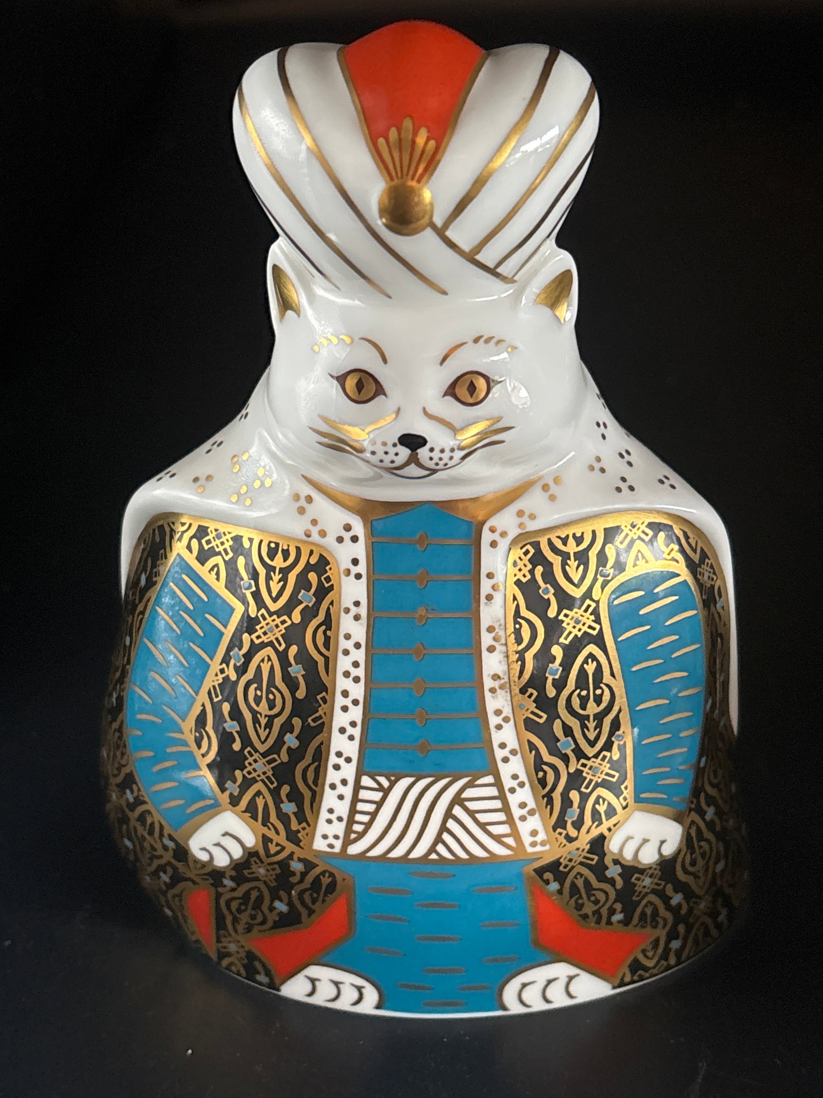 Royal Crown Derby 6.5 inch Persian Cat from the "Royal Cats" collection (1 of 7)