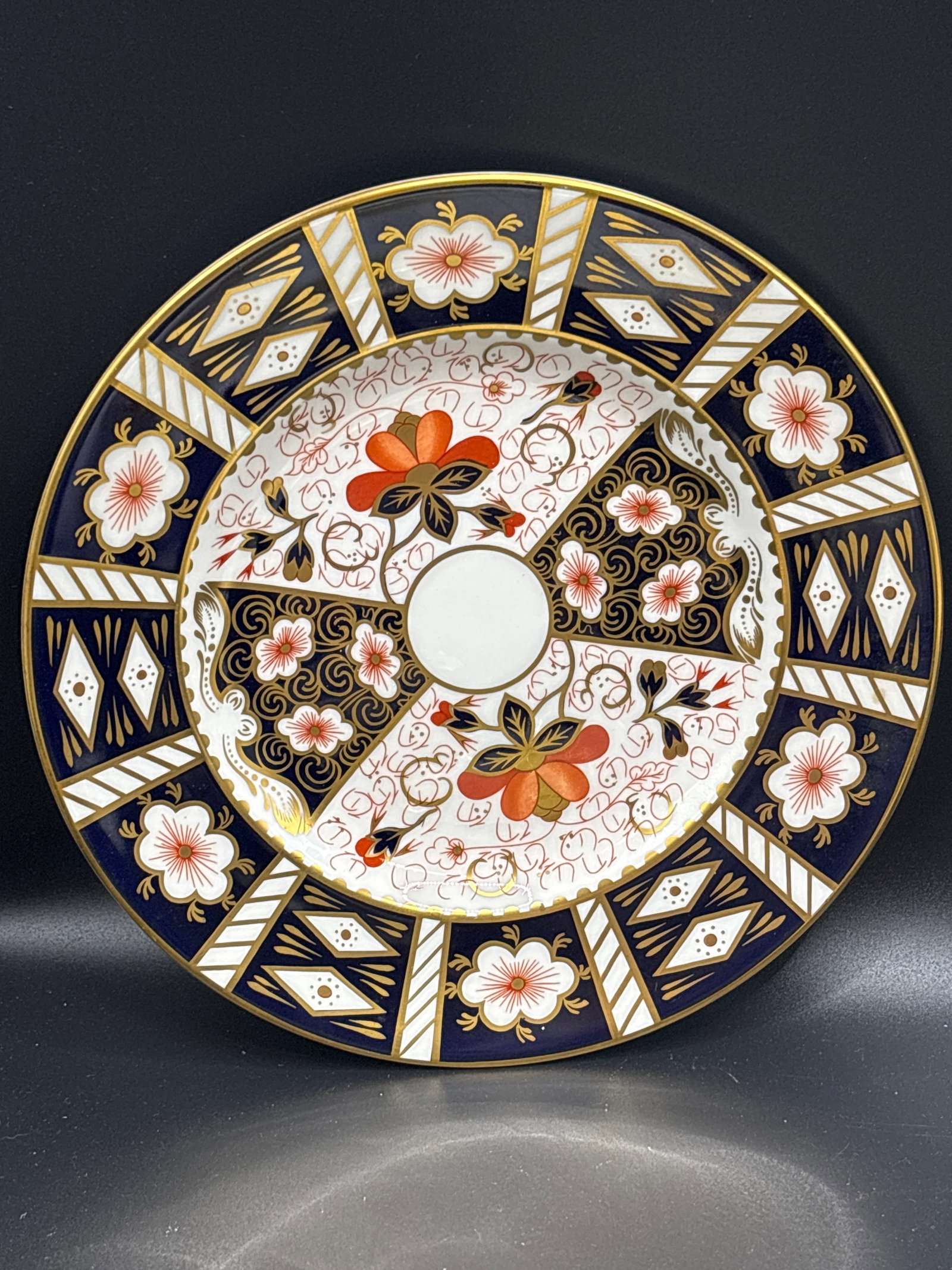 vintage Royal Crown Derby Traditional Imari #2451 pattern 8&1/2 inch plate (1 of 7)