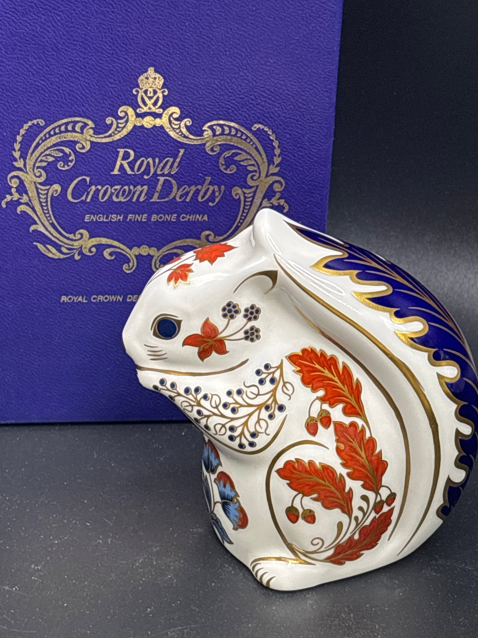 Nice 3.5 inch Royal Crown Derby Imari ‘Autumn’ Imari squirrel paperweight (1 of 7)