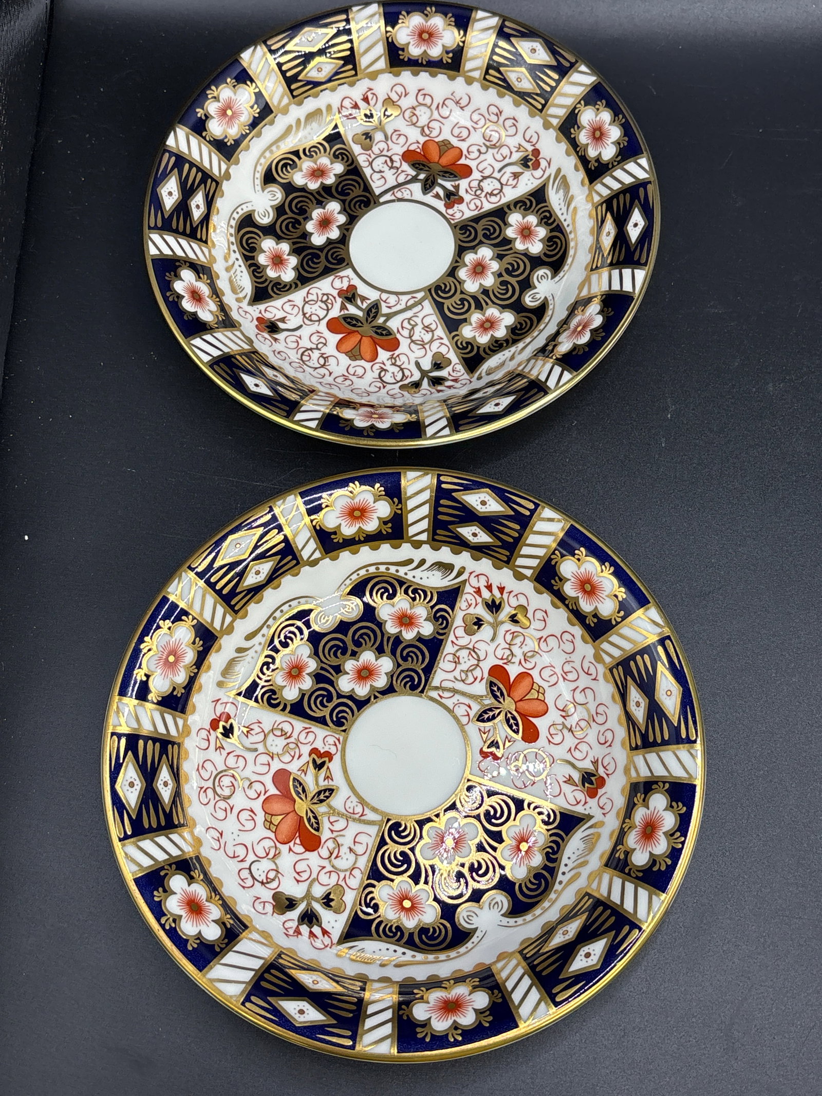 PairTraditional Imari #2451 small 6&1/2 inch bowls (1 of 7)