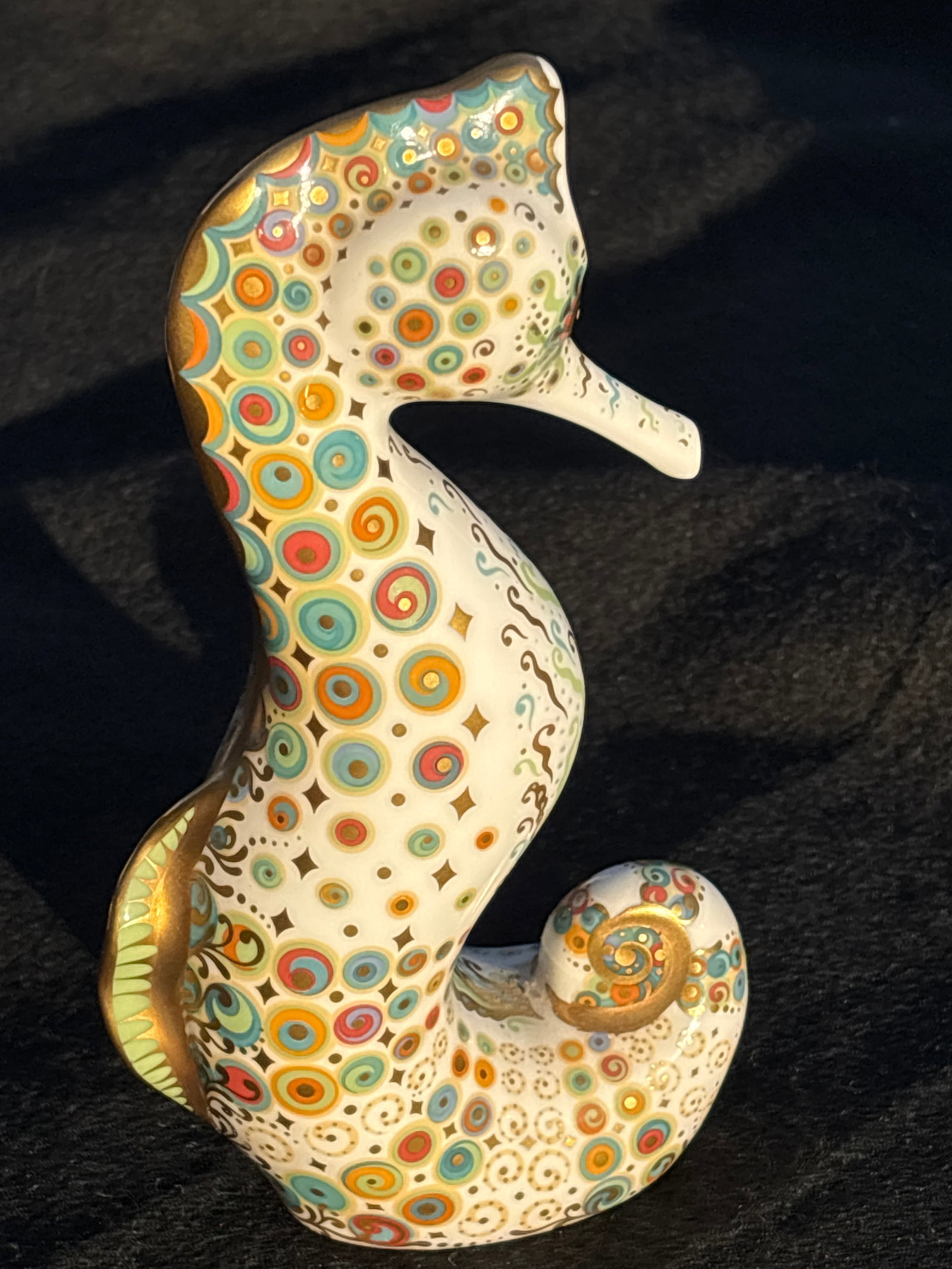 Unique Royal Crown Derby English bone china Seahorse ‘Spot’ 4 inch Paperweight (1 of 9)