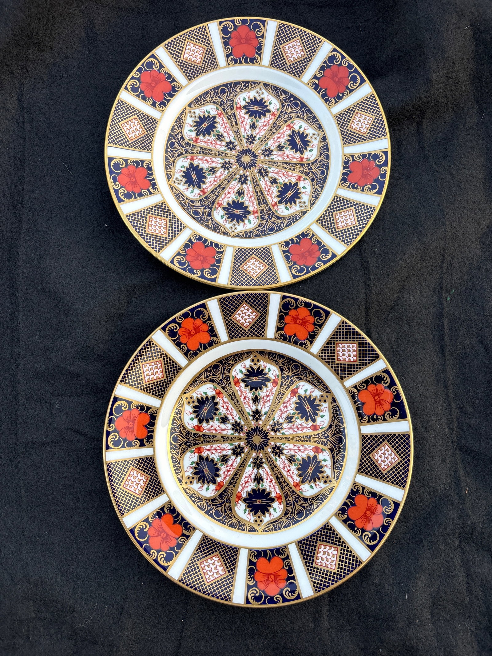 Vintage Pair Royal Crown Derby "Old Imari#1128 8&1/2 inch dishes (1 of 8)