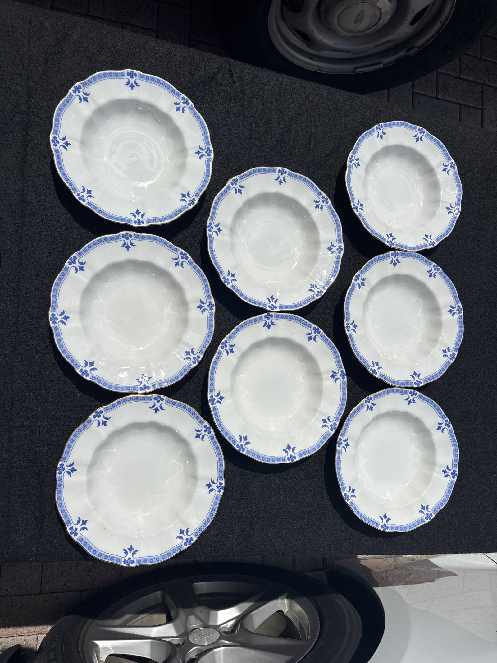 Set of eight First quality Royal Crown Derby "Grenville" pattern 8&1/2 inch rimmed bowls: Set of eight Royal Crown Derby "Grenville" A.1303 pattern 8&1/2 inch rimmed bowls classic English fine bone china design.The pattern is characterized by its Surrey shape with scalloped edges, featurin