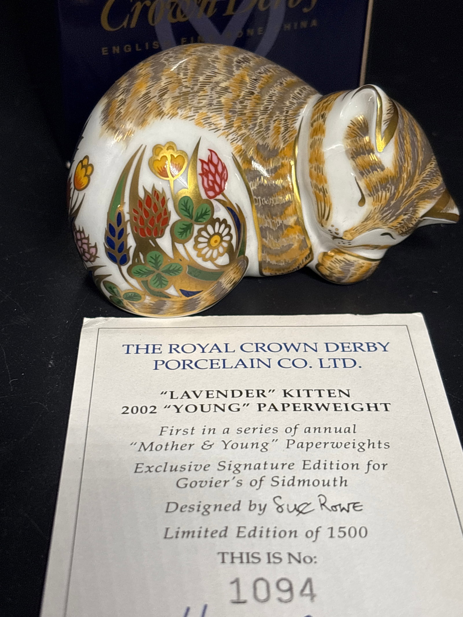 Signature edition Royal Crown Derby ‘Lavender’ Kitten 3 inch paperweight (1 of 9)