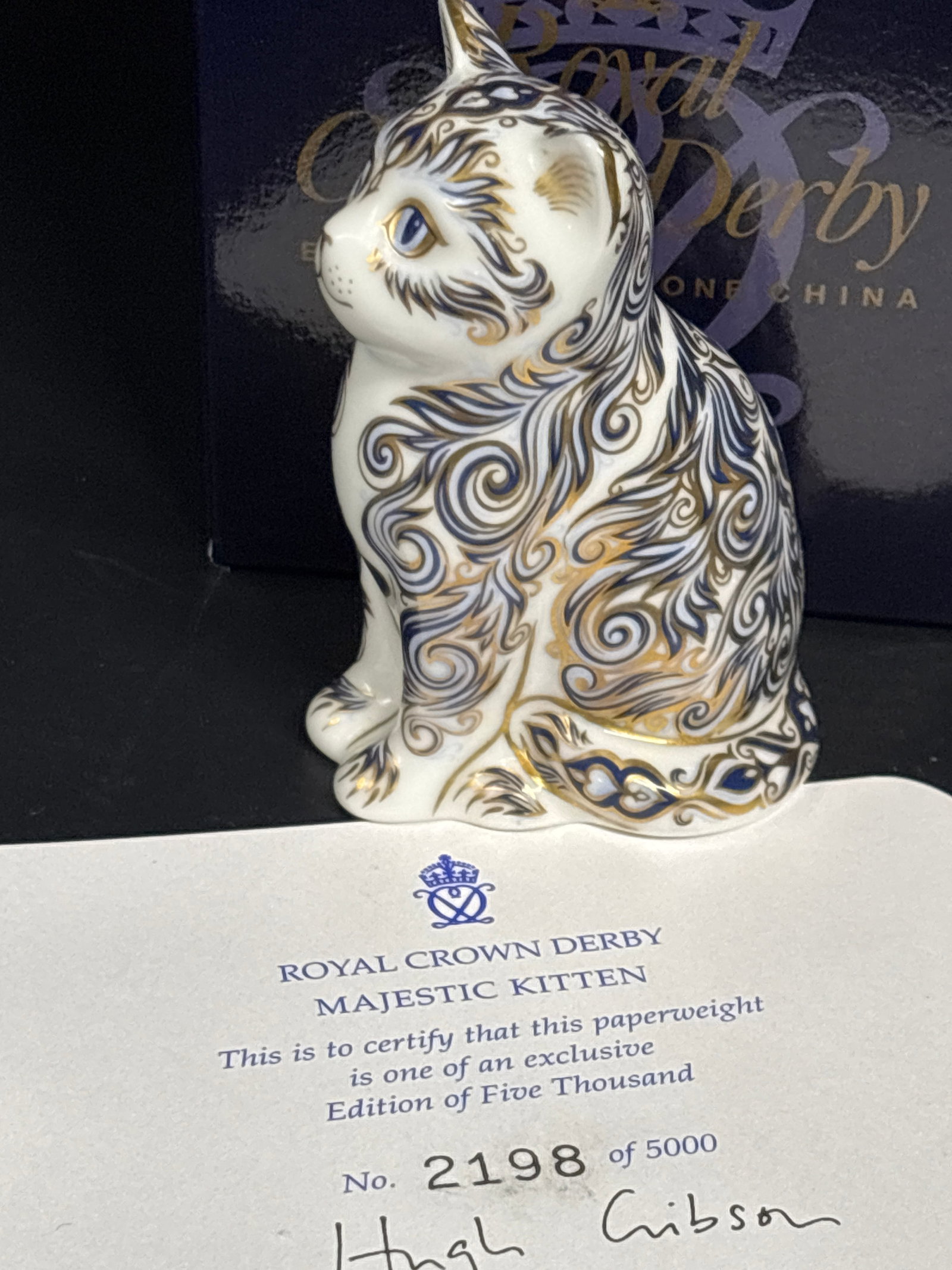 Artist signed Limited edition Royal Crown Derby Majestic Kitten bone china paperweight (1 of 8)