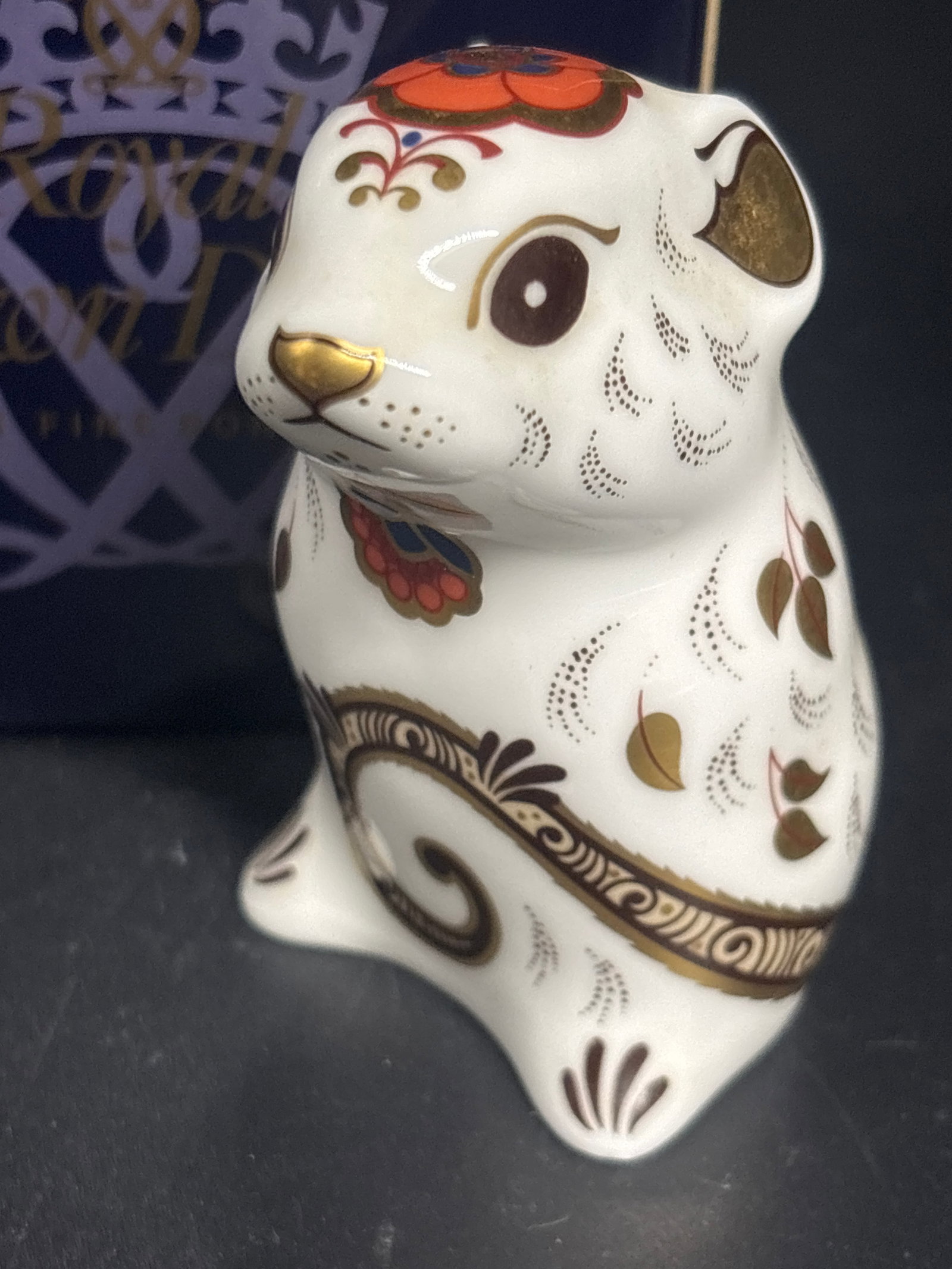 Imari ‘Mouse’ Royal Crown Derby bone china paperweight: Gold stopper with box. Royal Crown Derby Imari 'Mouse' paperweight, a highly collectible piece of English fine bone china. Based on its design, it specifically appears to be the Field Mouse or a simil